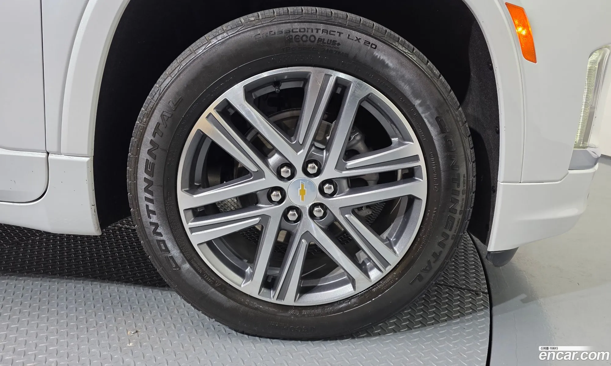 Chevrolet (GM Daewoo) Traverse 2022 — 15