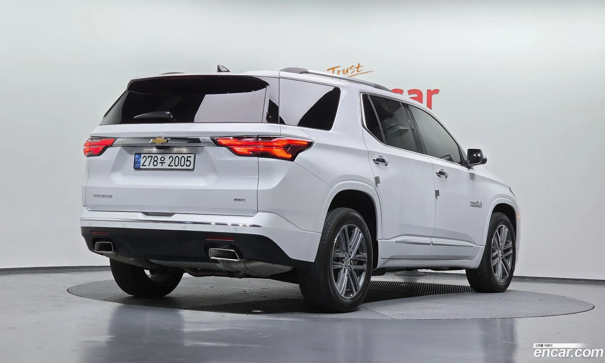 Chevrolet (GM Daewoo) Traverse 2022 — 28