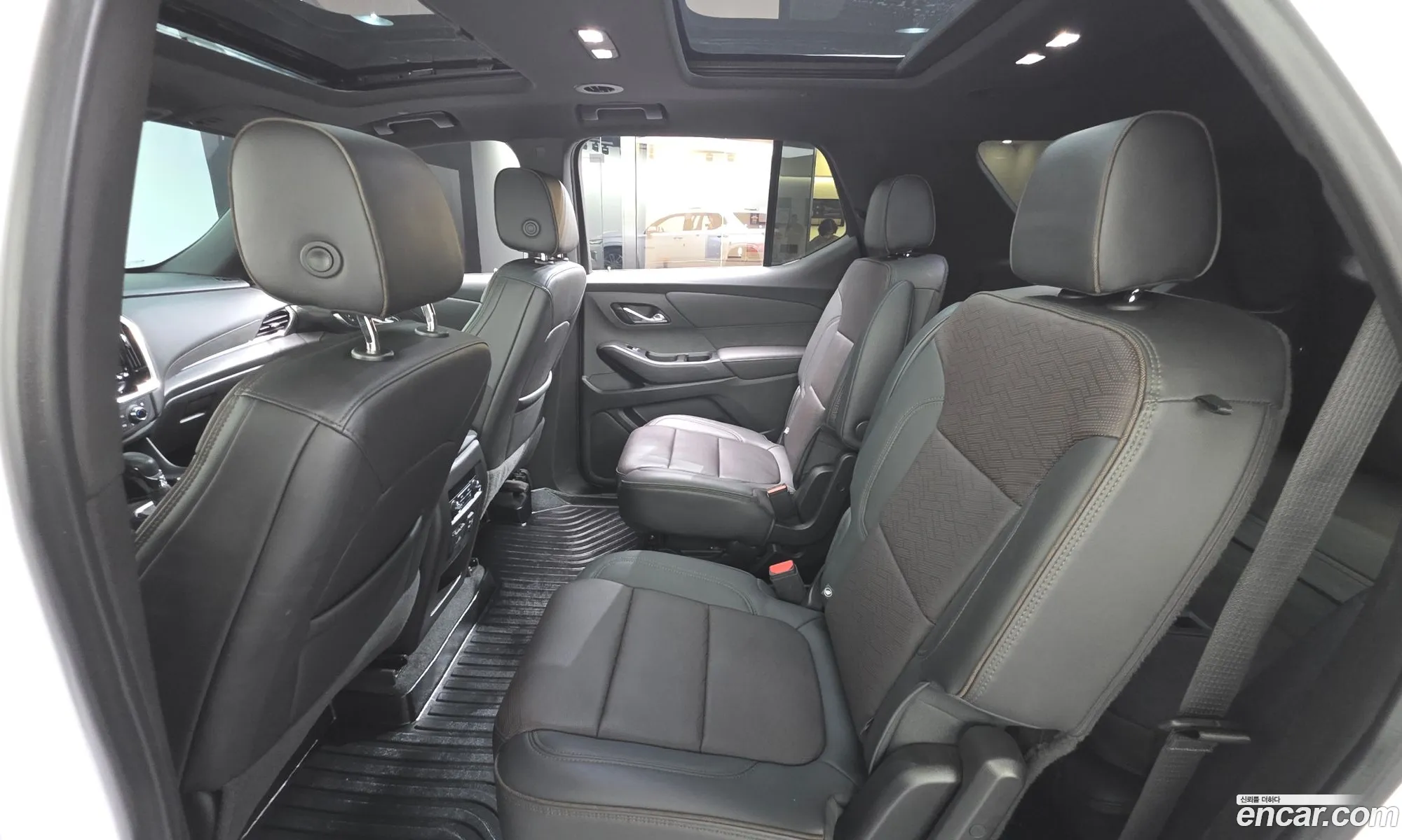 Chevrolet (GM Daewoo) Traverse 2022 — 33