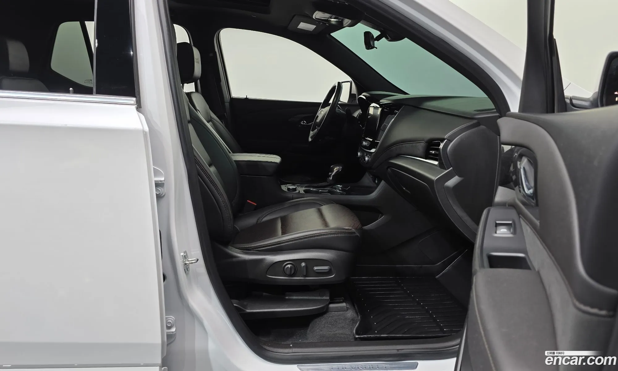 Chevrolet (GM Daewoo) Traverse 2022 — 14