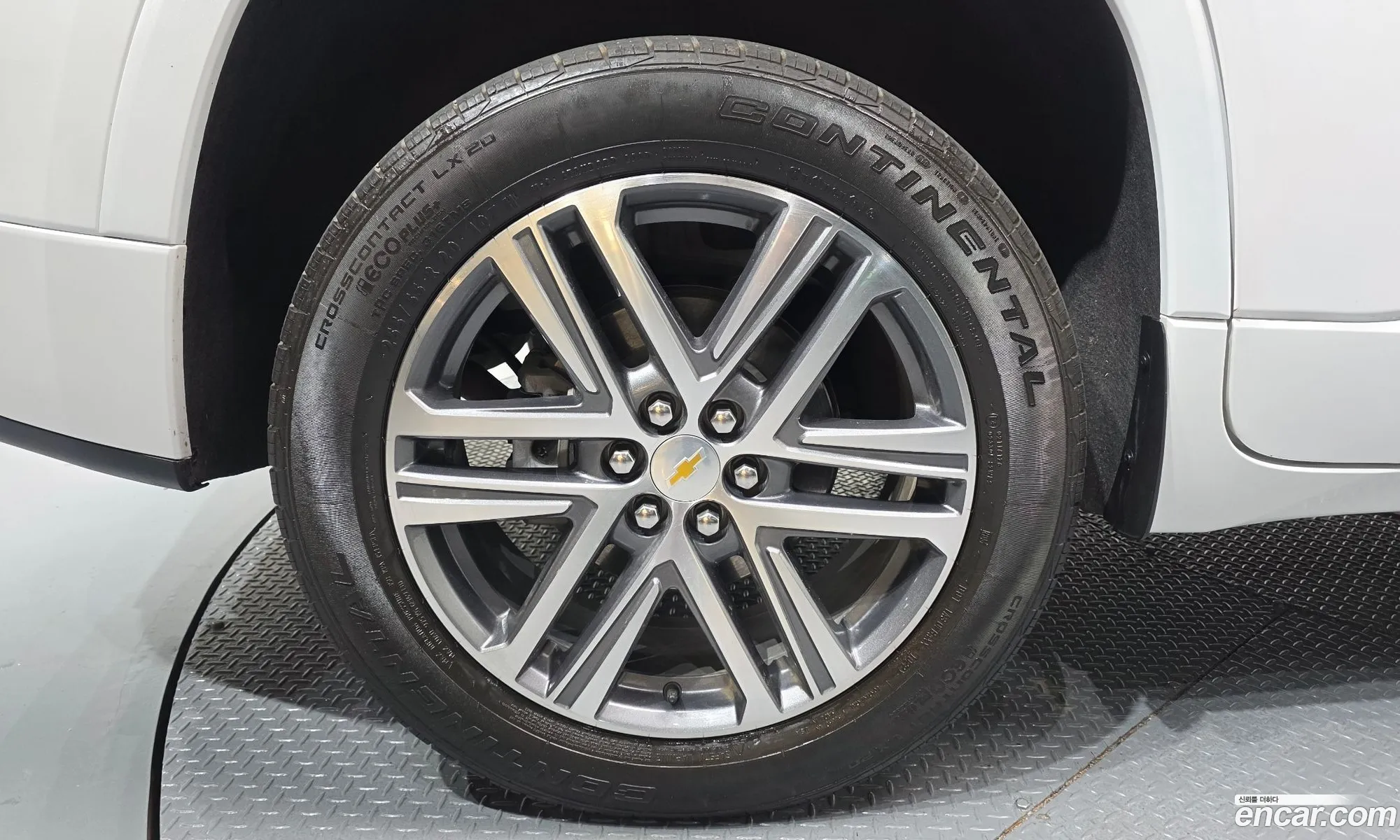 Chevrolet (GM Daewoo) Traverse 2022 — 20