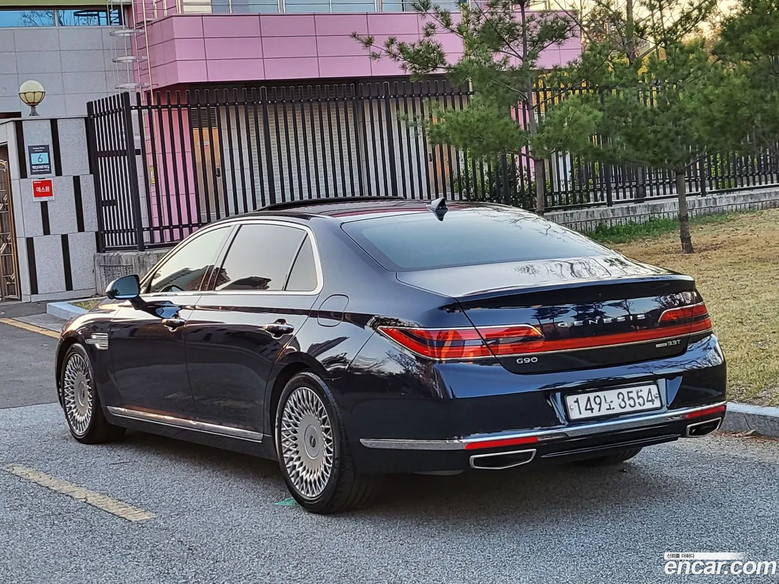 Genesis G90 2018 — 16
