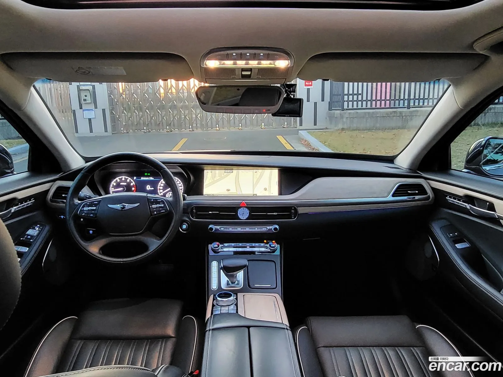 Genesis G90 2018 — 13