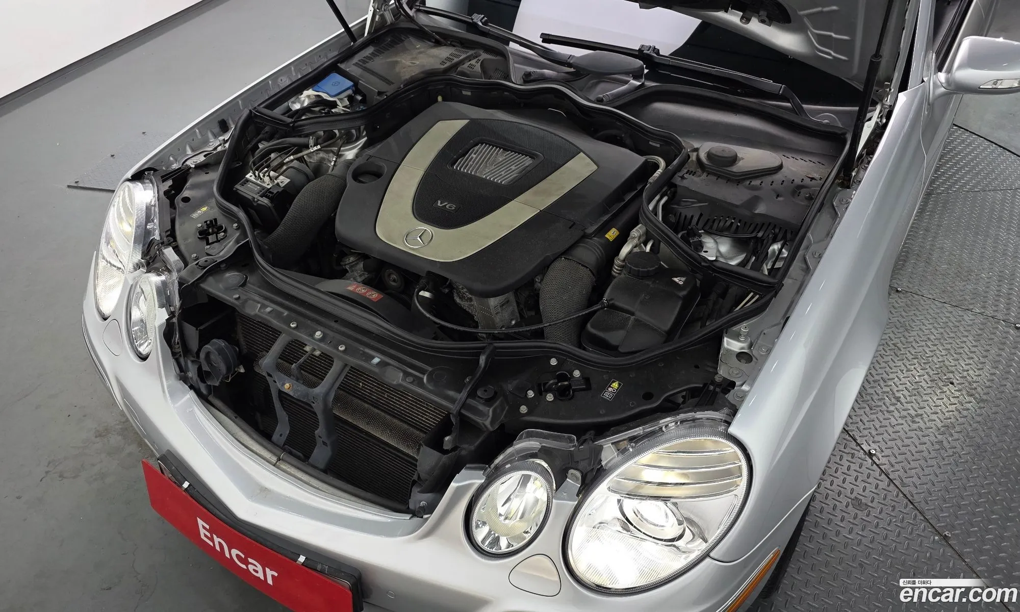 Mercedes-Benz E-Class W211 2008 WDBUF56X18B304101 — 11