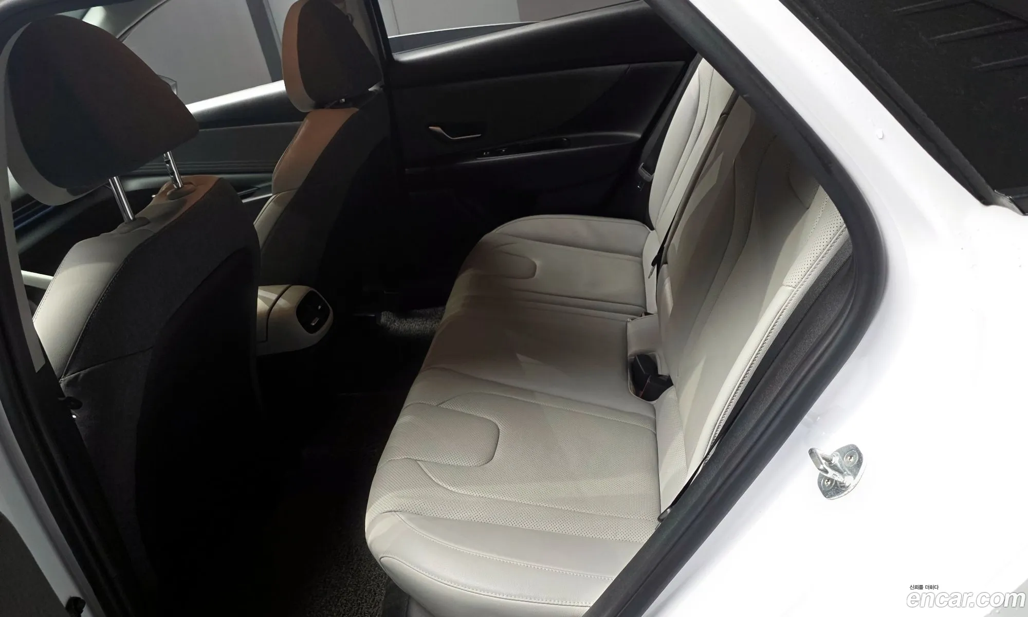 Hyundai Elantra 2021 — 18