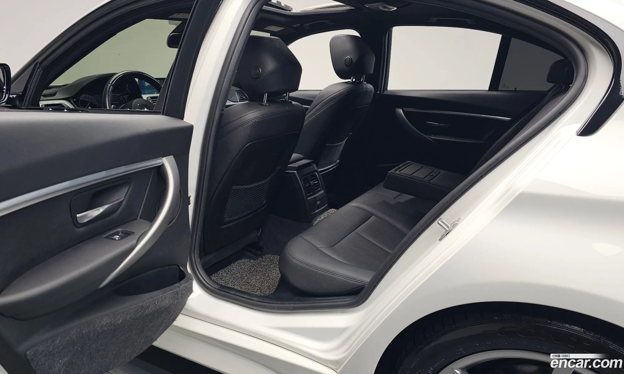 BMW 3 Series 2018 WBA8A9109JAH11436 — 2