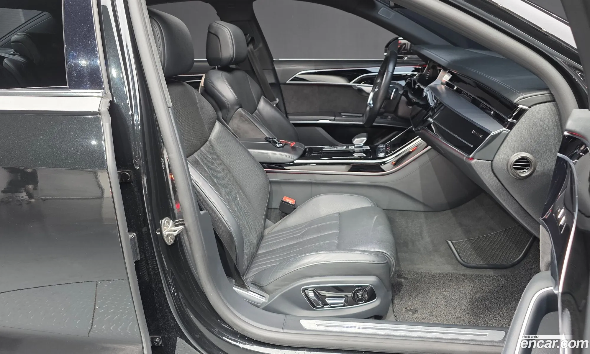 Audi A8 2021 WAUZZZF80MN030751 — 31