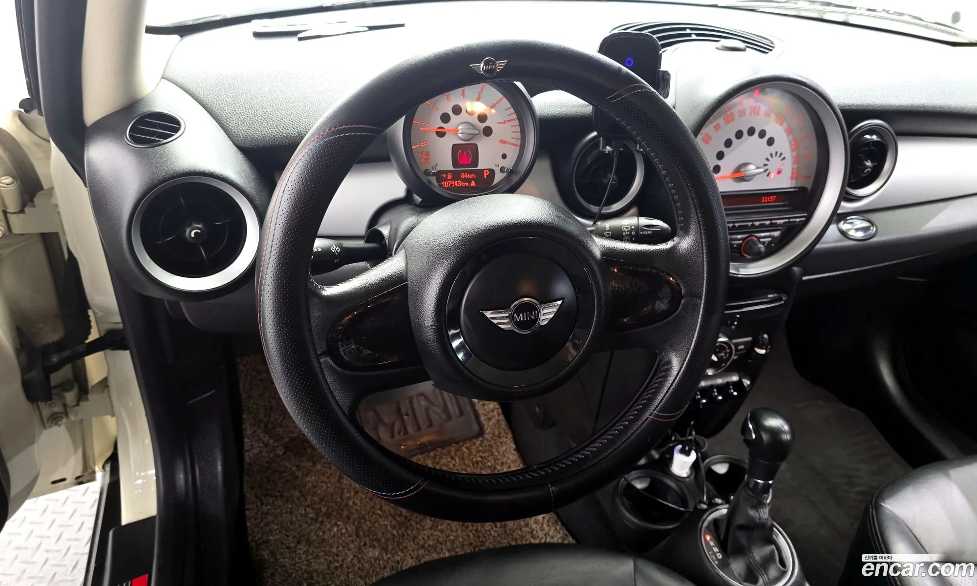 Mini Cooper 2011 WMWSU3105BT201842 — 12