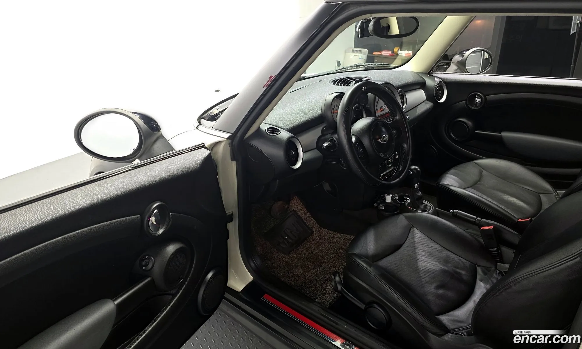 Mini Cooper 2011 WMWSU3105BT201842 — 4