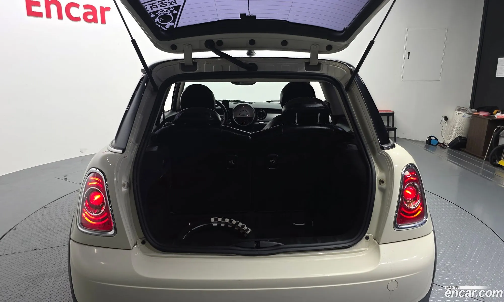 Mini Cooper 2011 WMWSU3105BT201842 — 15