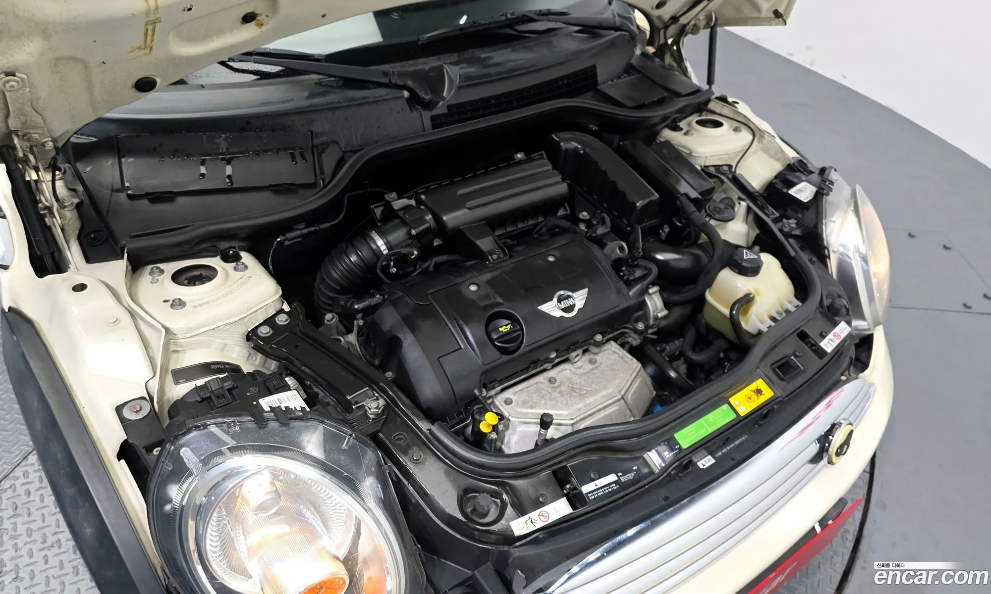 Mini Cooper 2011 WMWSU3105BT201842 — 10