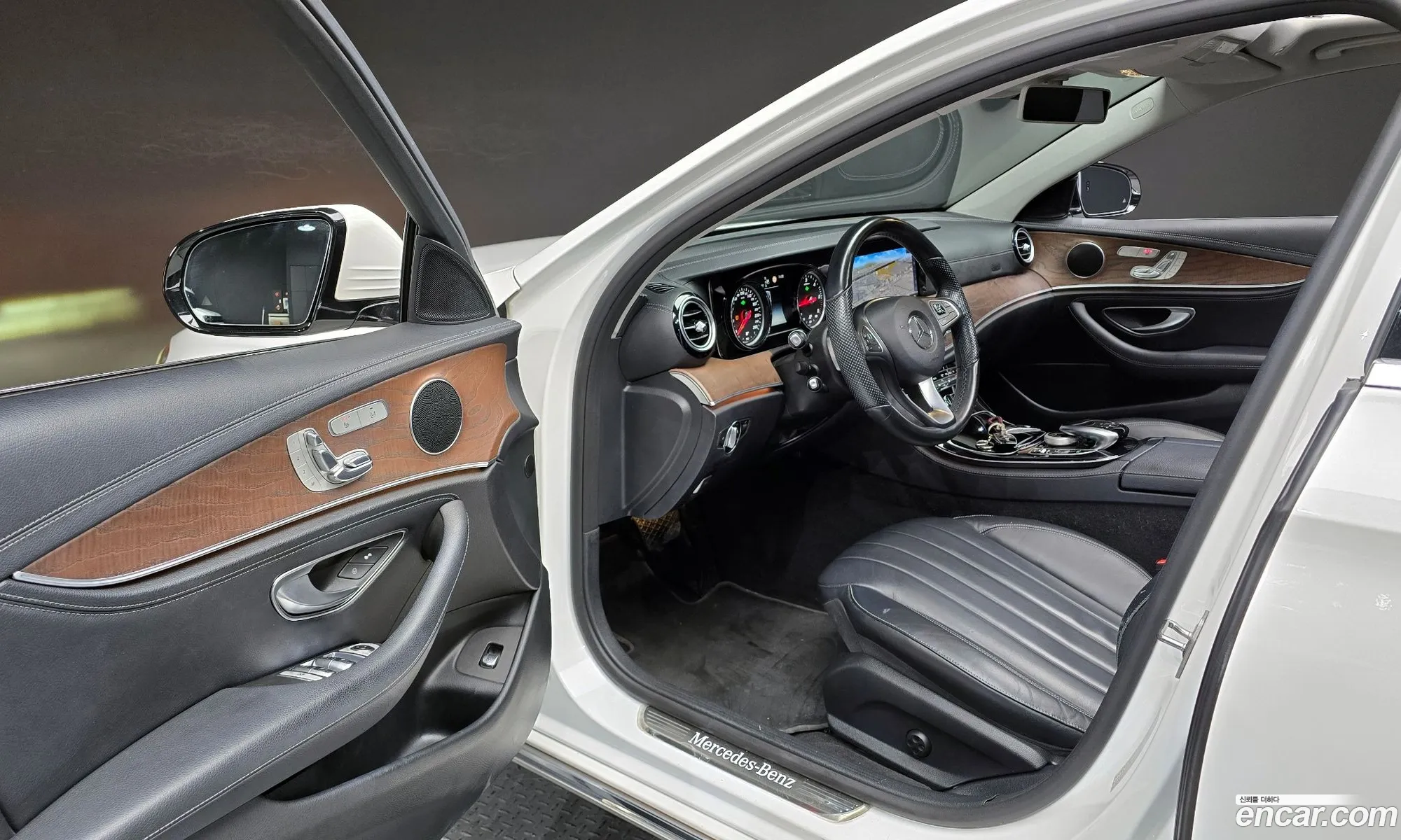 Mercedes-Benz E-Class W213 2016 WDDZF0EB6HA045651 — 29