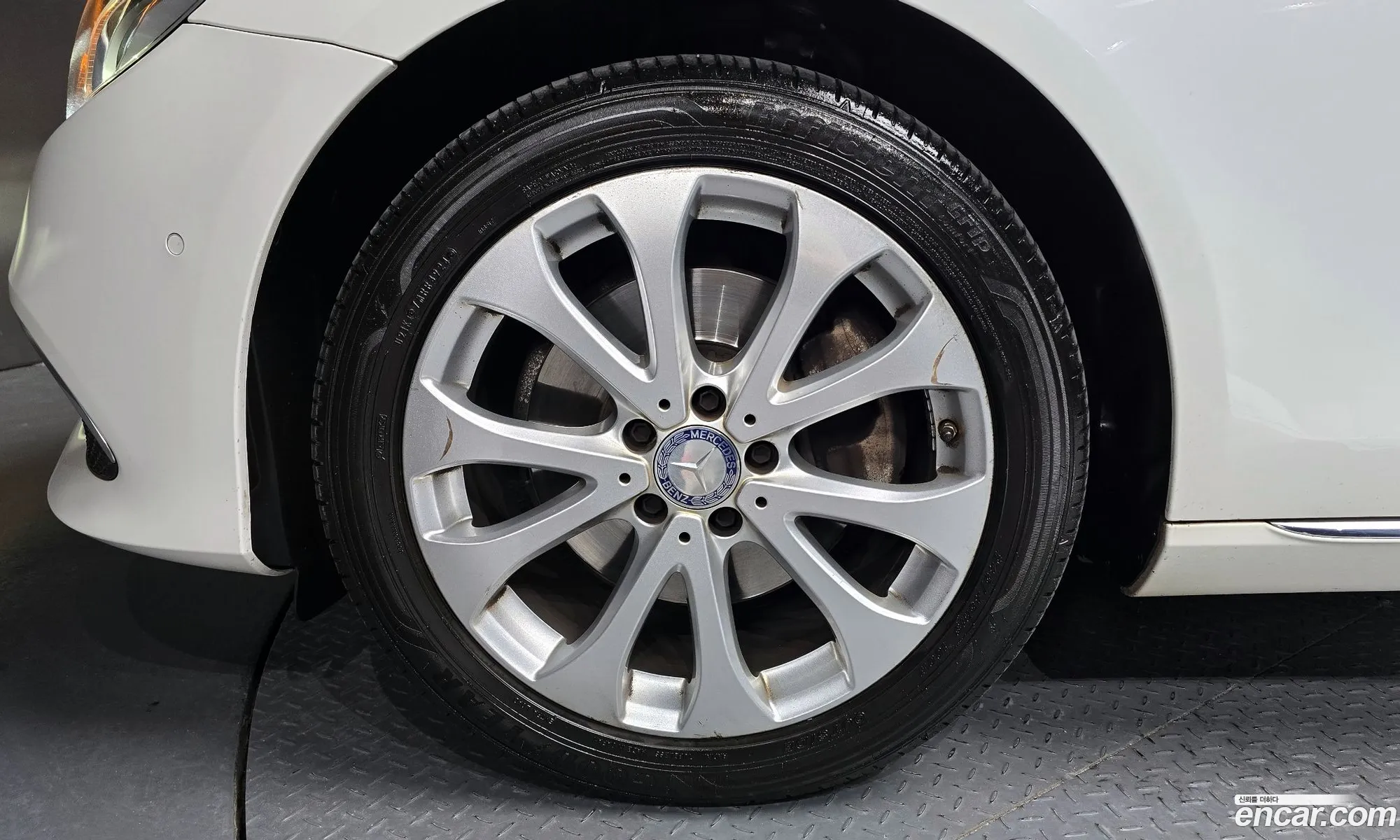 Mercedes-Benz E-Class W213 2016 WDDZF0EB6HA045651 — 11