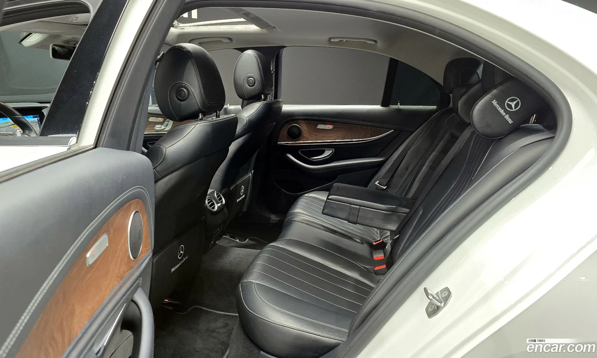 Mercedes-Benz E-Class W213 2016 WDDZF0EB6HA045651 — 9