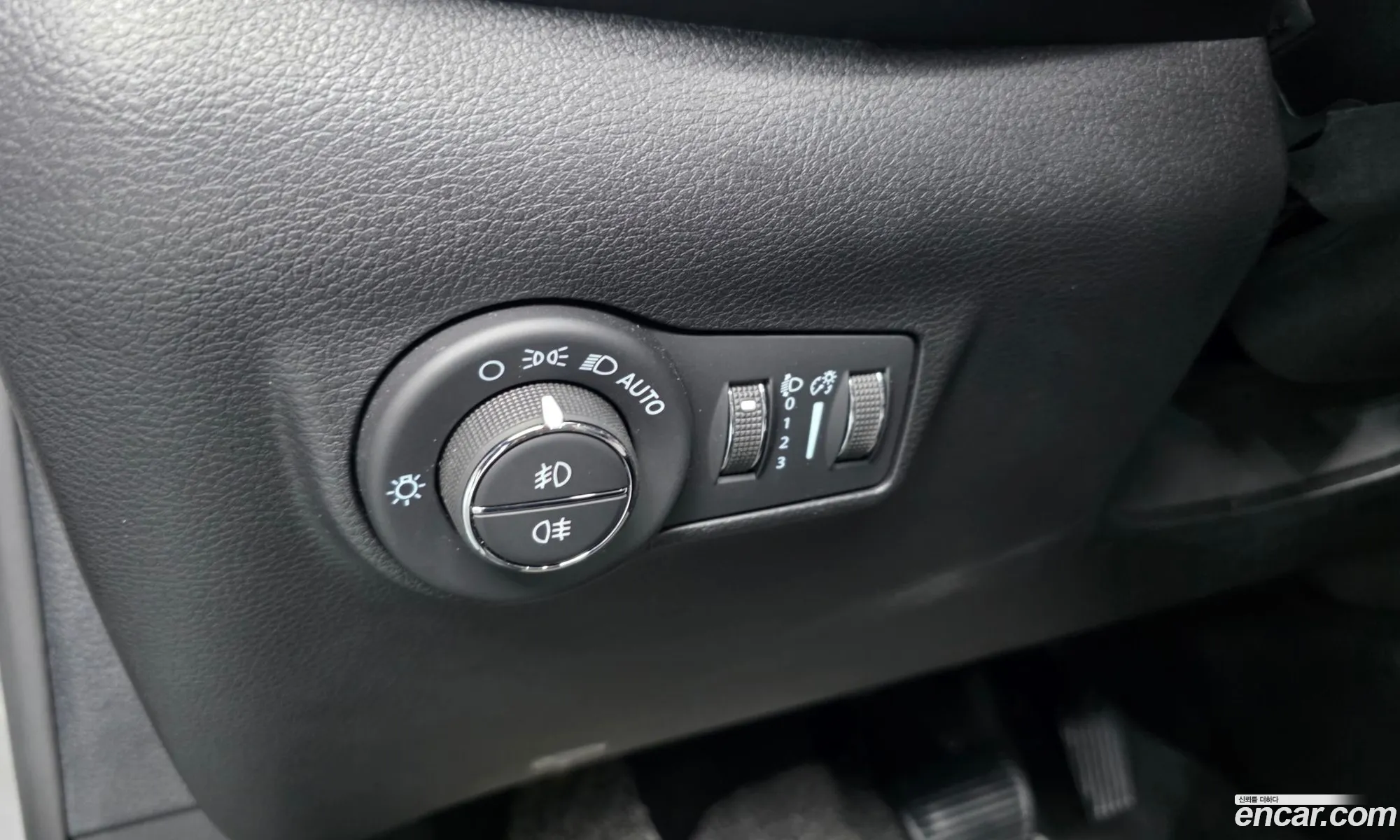 Jeep Compass 2022 3C4NJDCB0NT175785 — 11