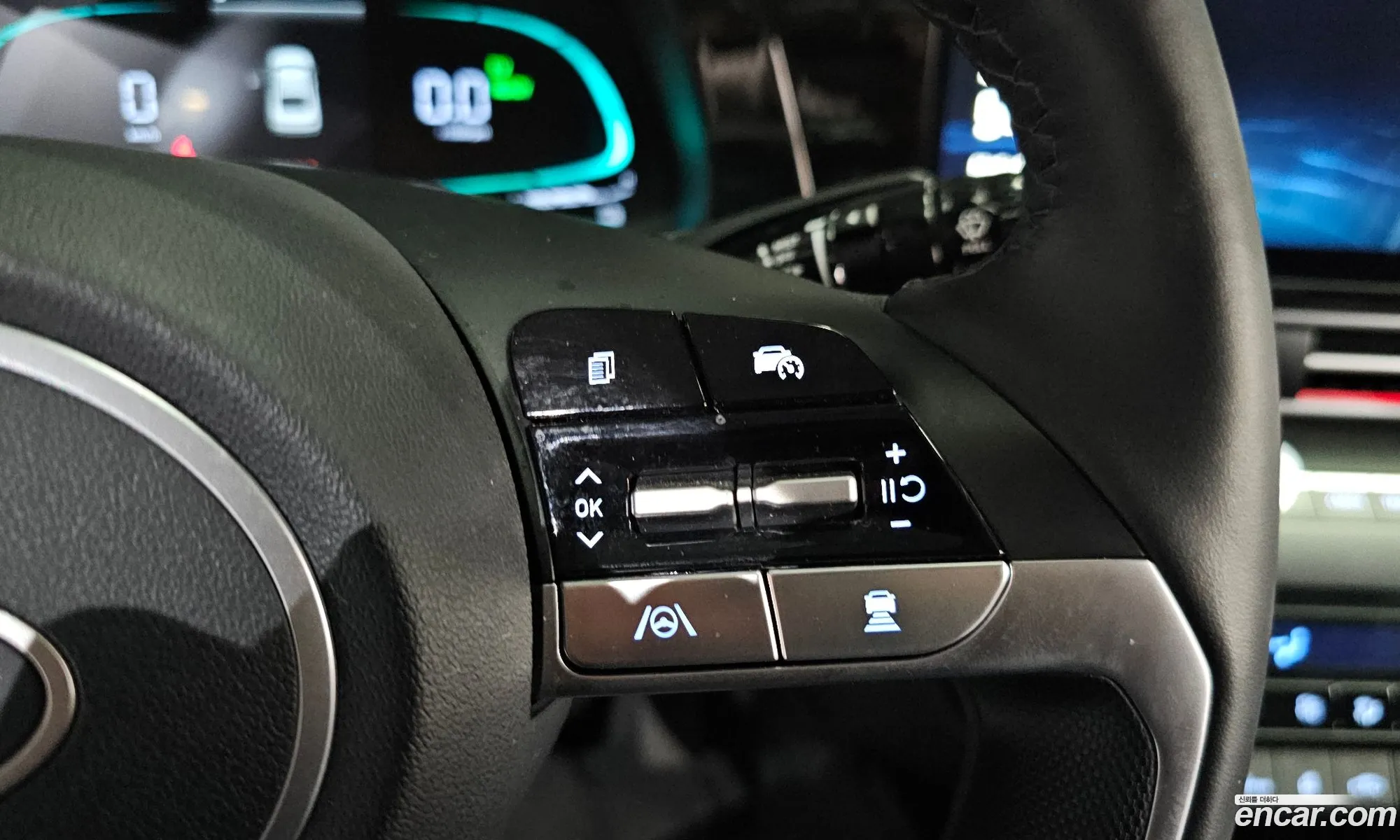 Hyundai Elantra Hybrid 2024 — 10