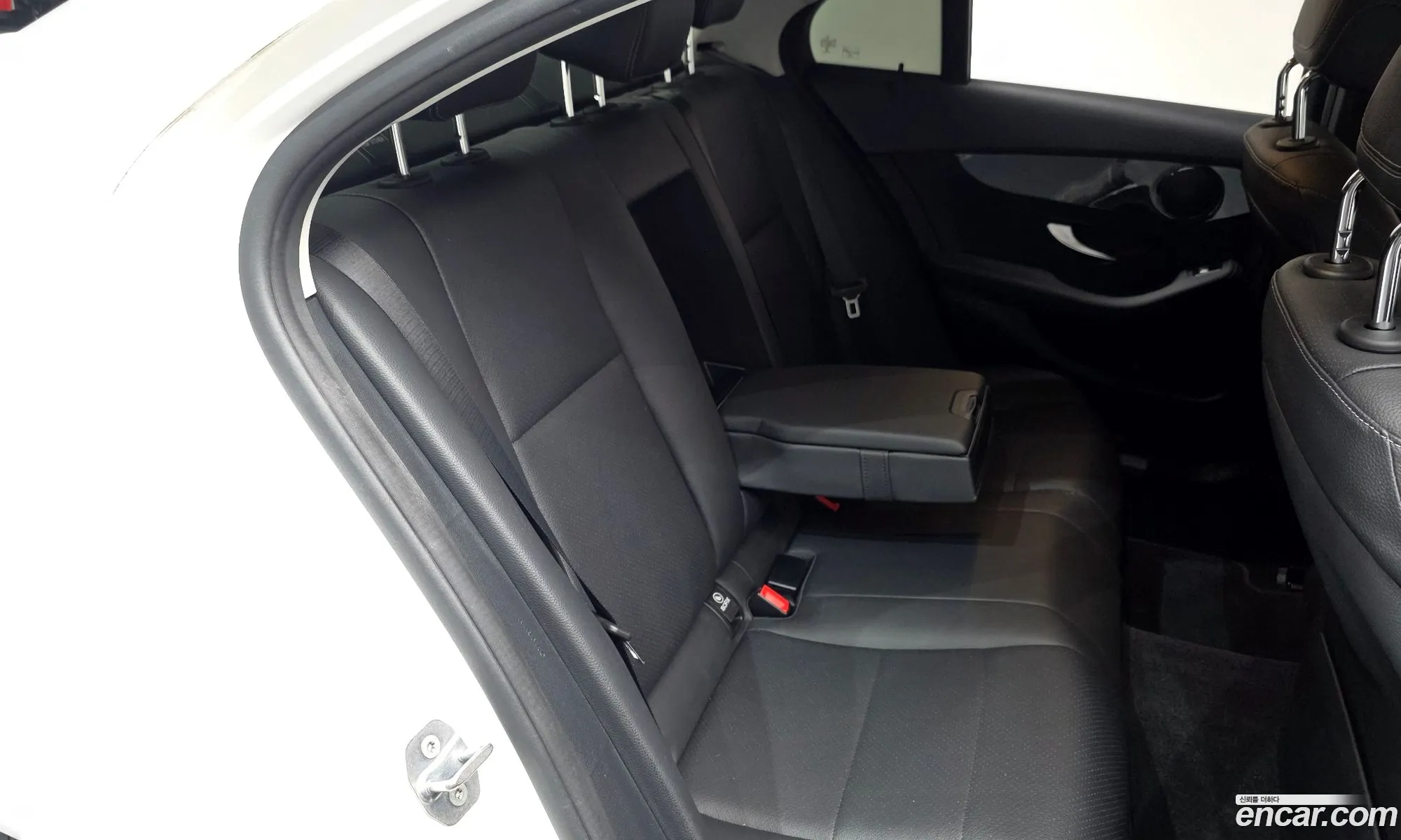 Mercedes-Benz C-Class W205 2020 — 16