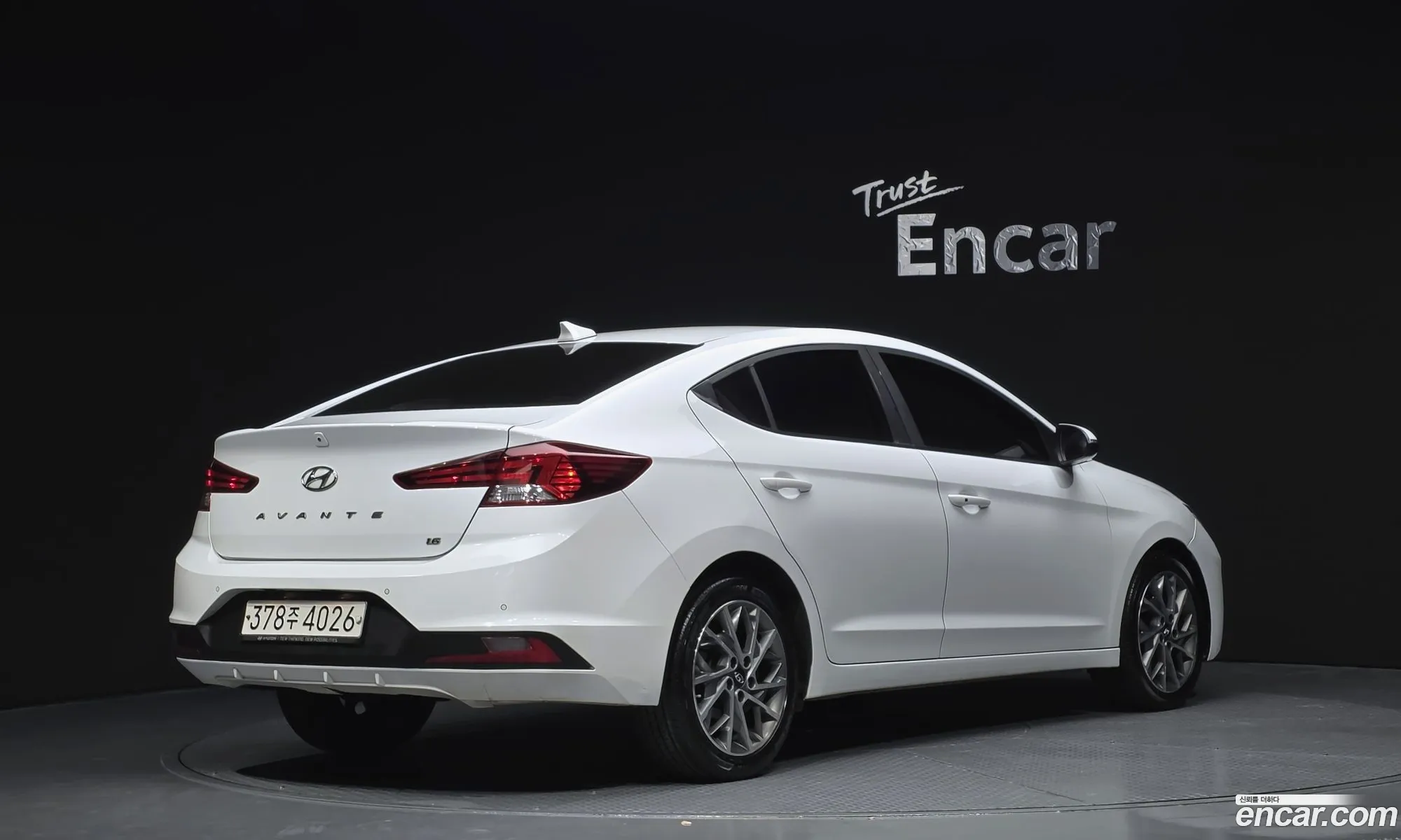 Hyundai Elantra AD 2019 — 14