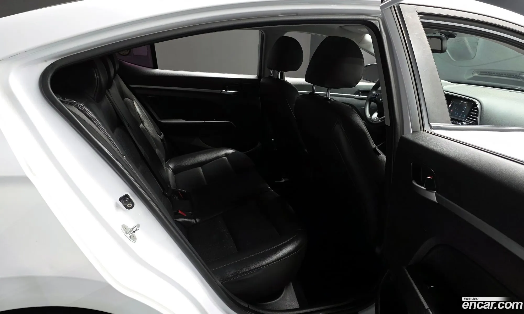 Hyundai Elantra AD 2019 — 6
