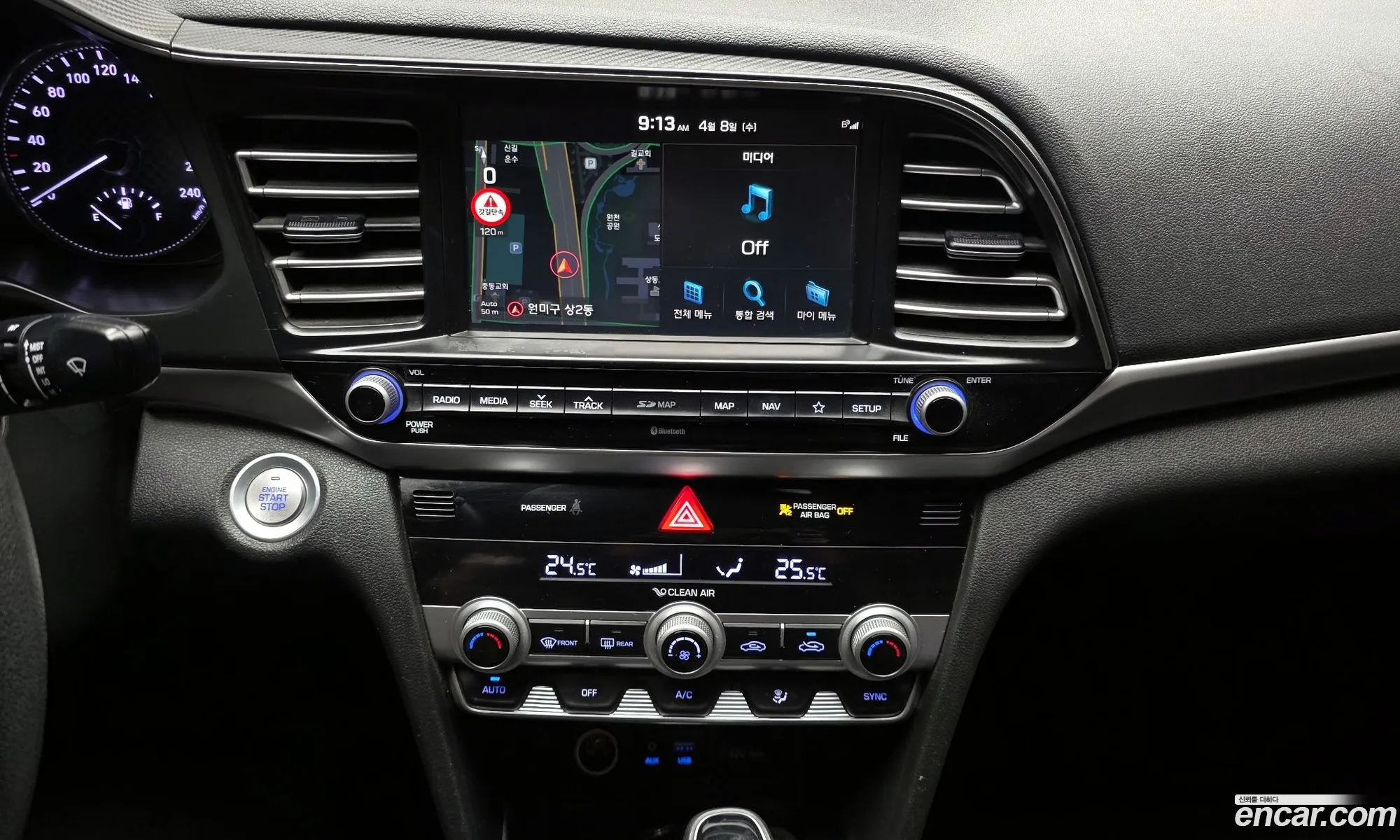 Hyundai Elantra AD 2019 — 12