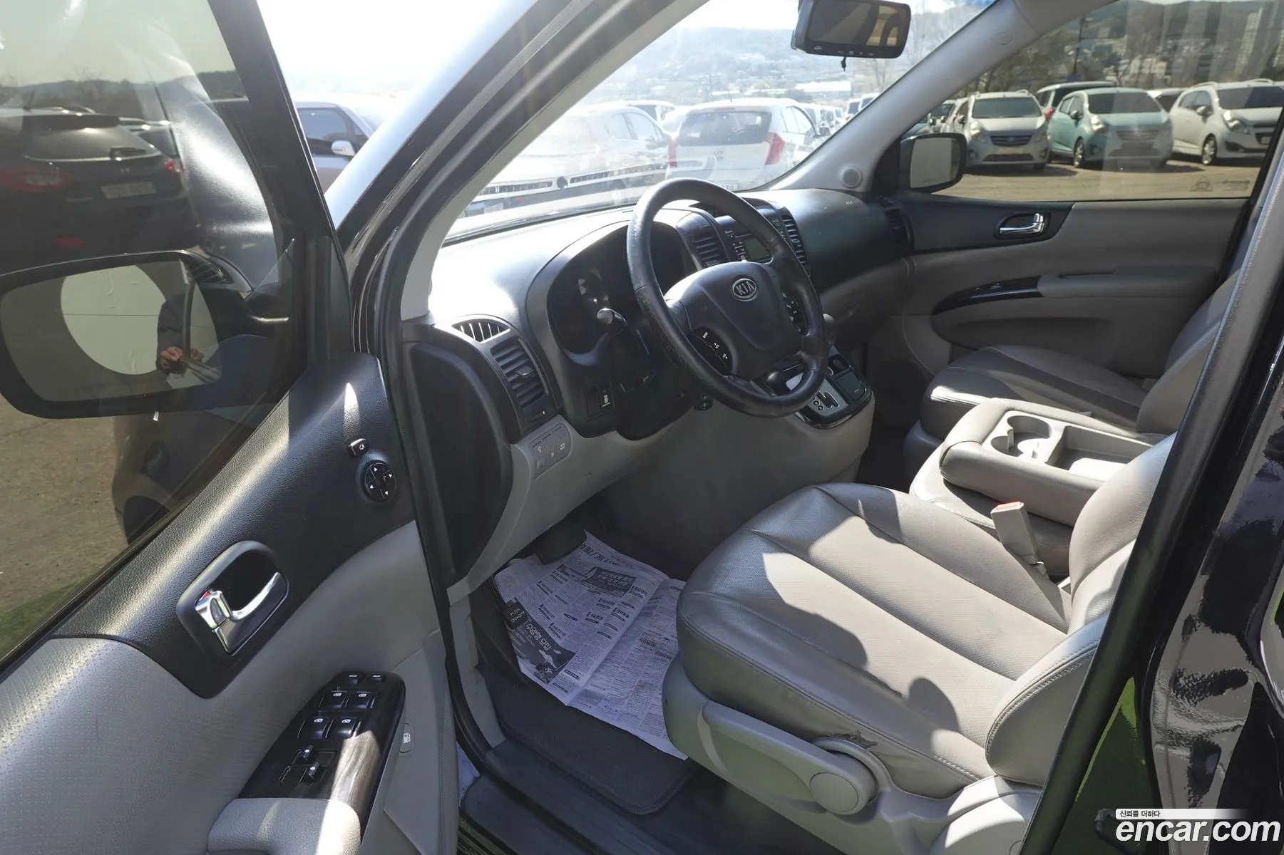 Kia Carnival R 2012 — 13