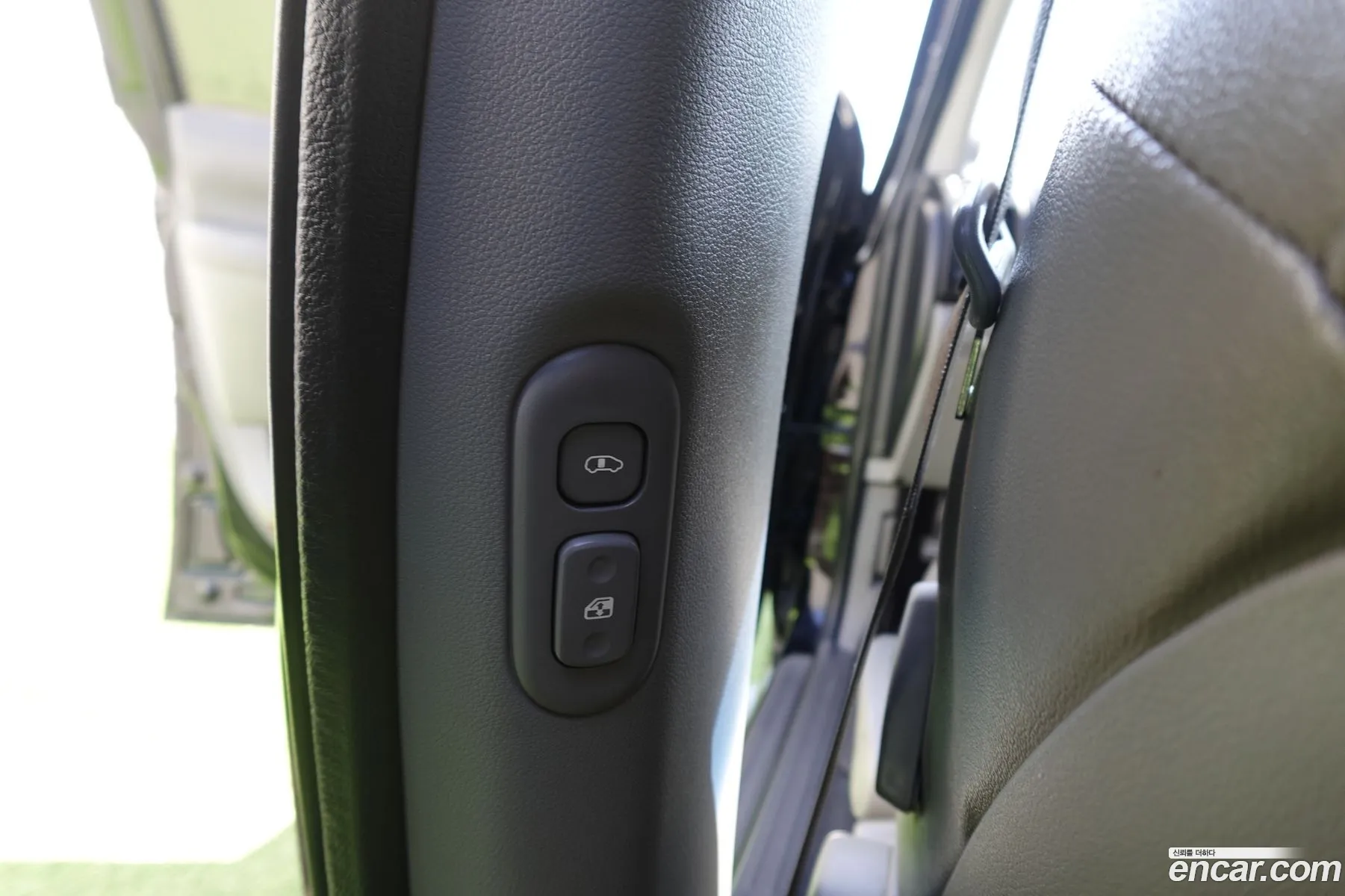 Kia Carnival R 2012 — 20