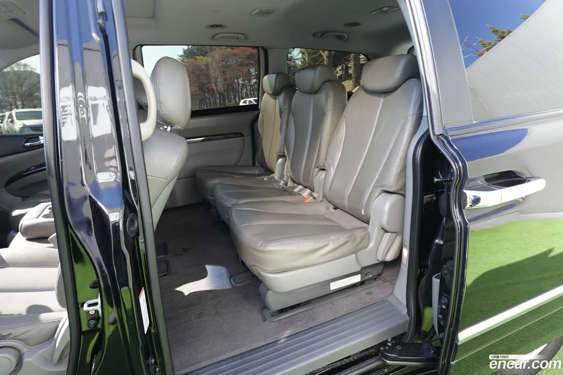 Kia Carnival R 2012 — 19