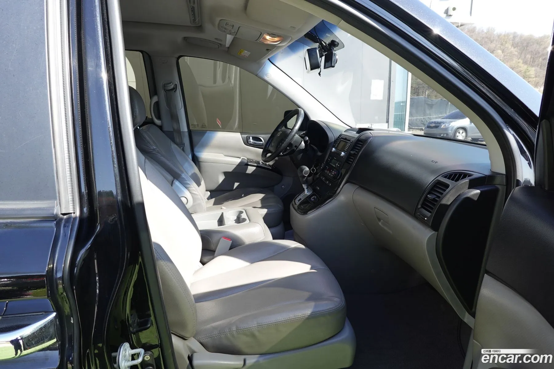 Kia Carnival R 2012 — 14