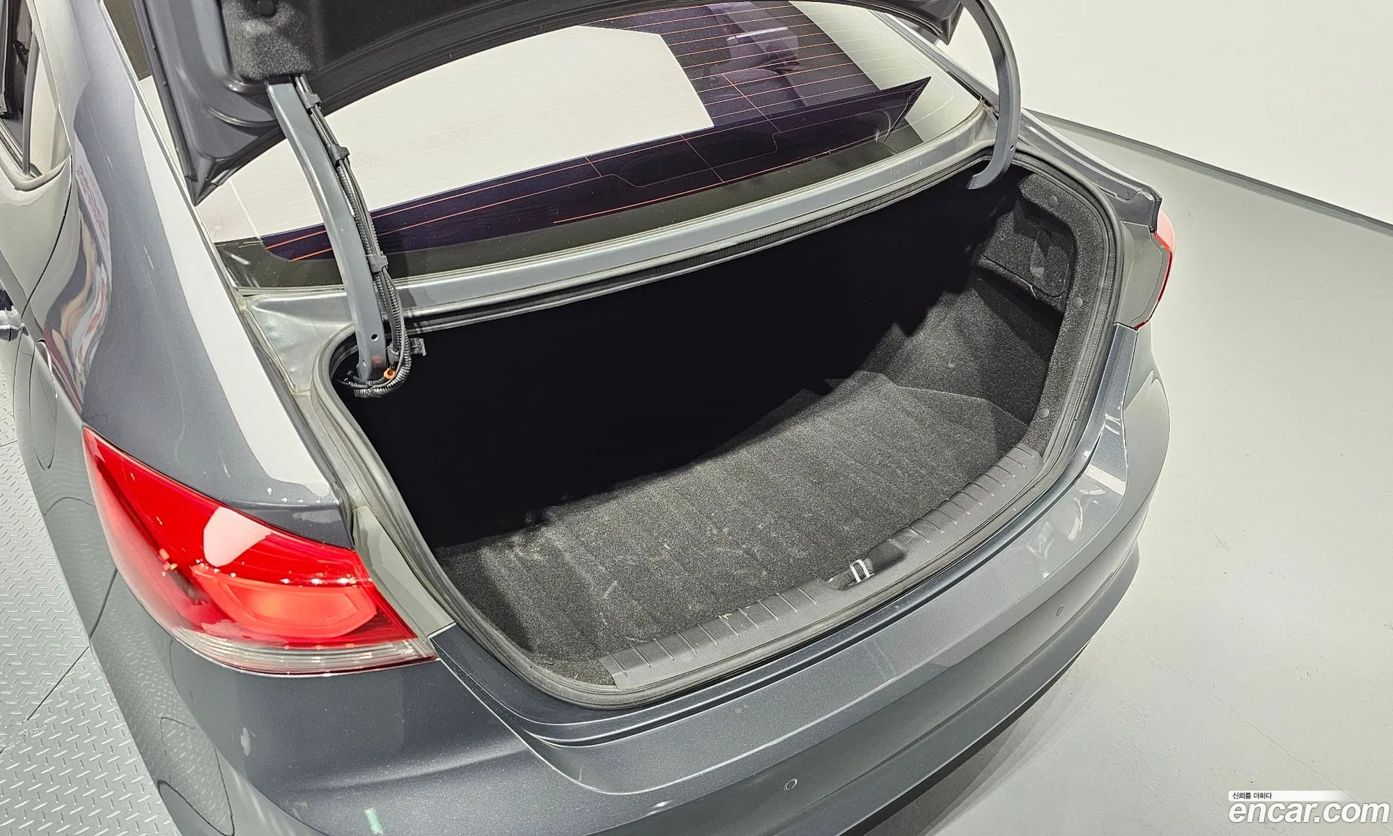 Hyundai Elantra AD 2015 — 19
