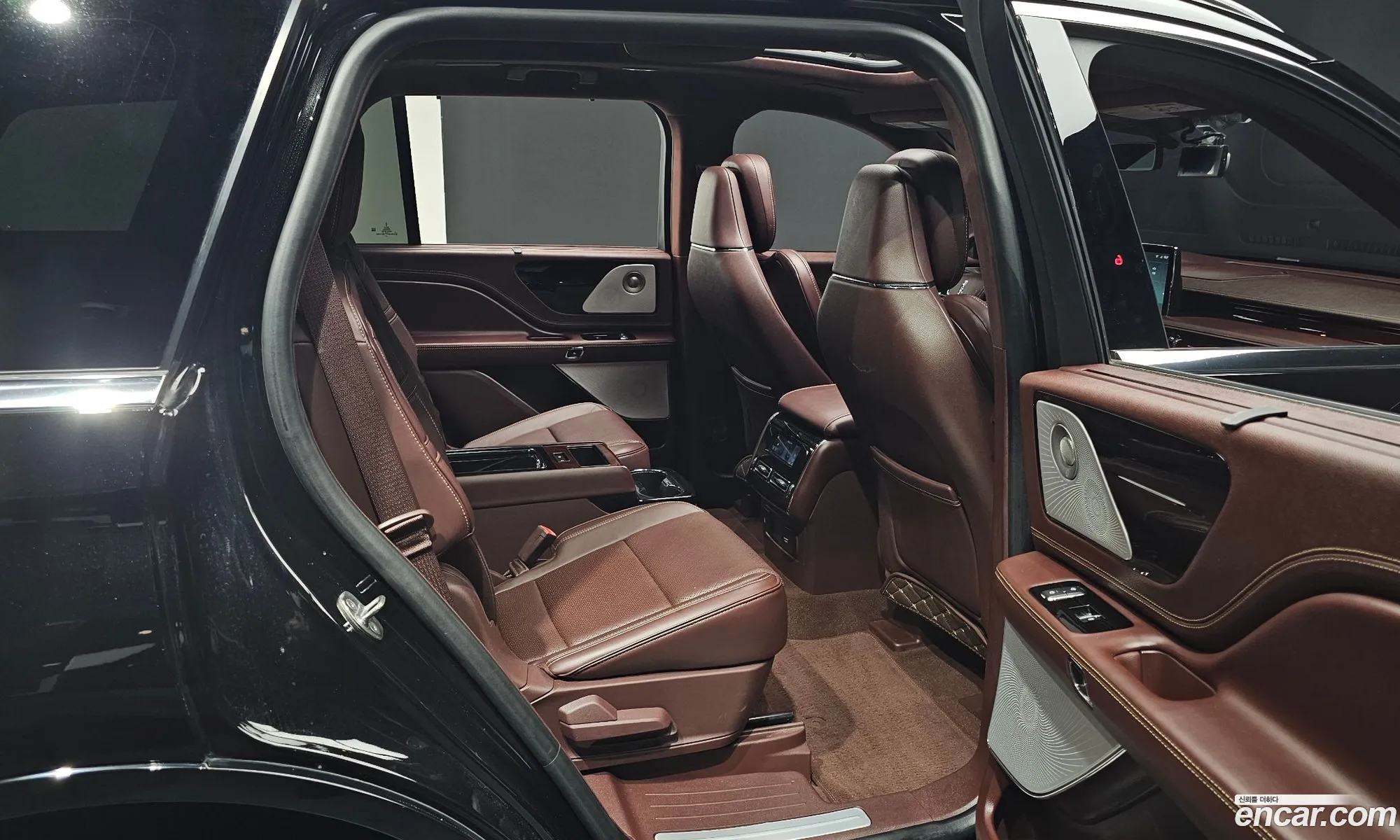 Lincoln Aviator 2021 5LM5J9XC9MGL01430 — 12