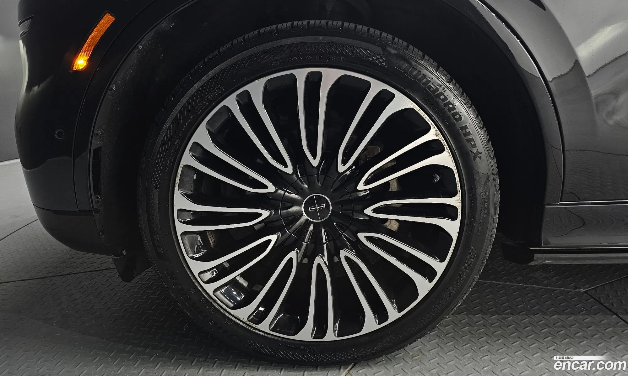 Lincoln Aviator 2021 5LM5J9XC9MGL01430 — 33
