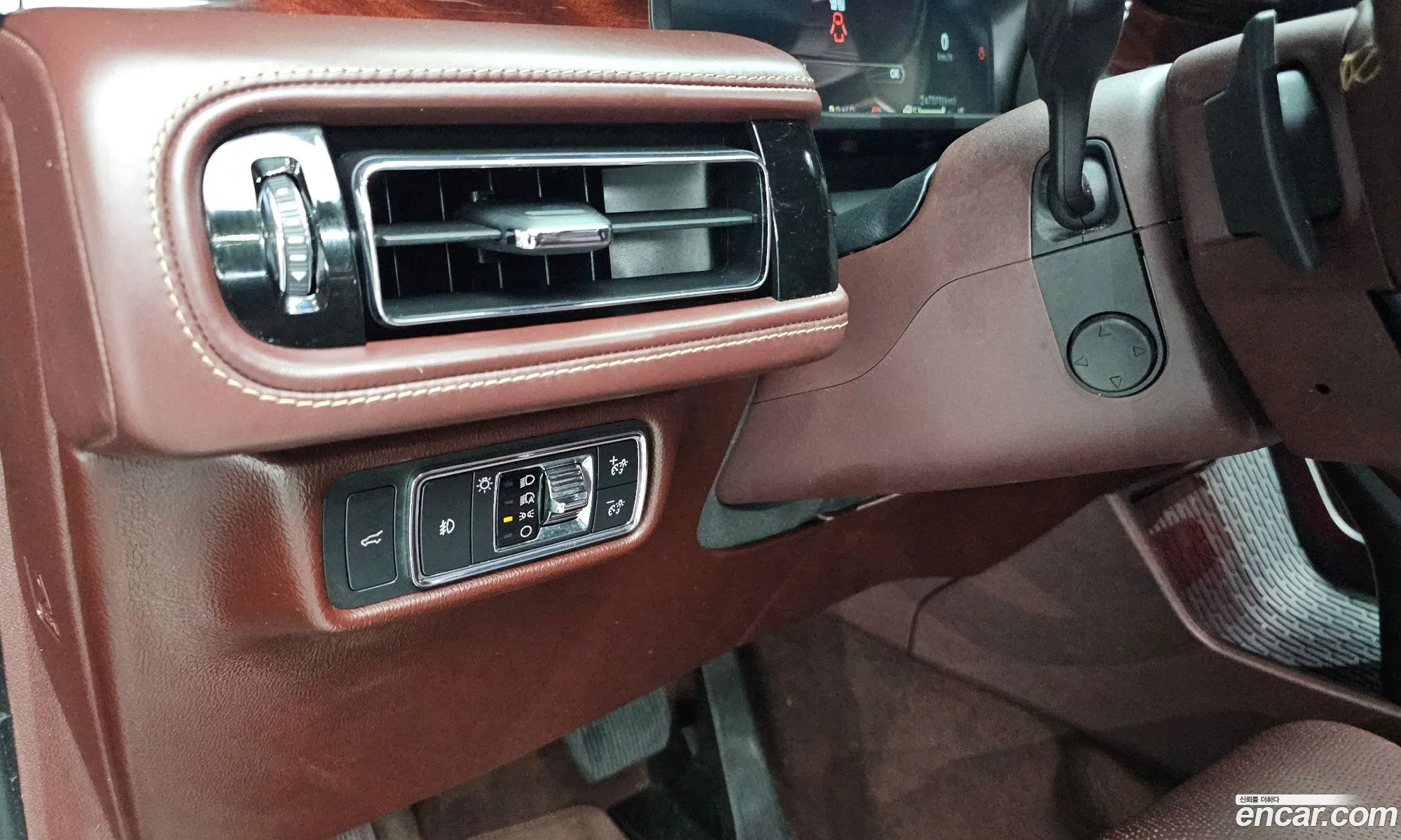 Lincoln Aviator 2021 5LM5J9XC9MGL01430 — 10