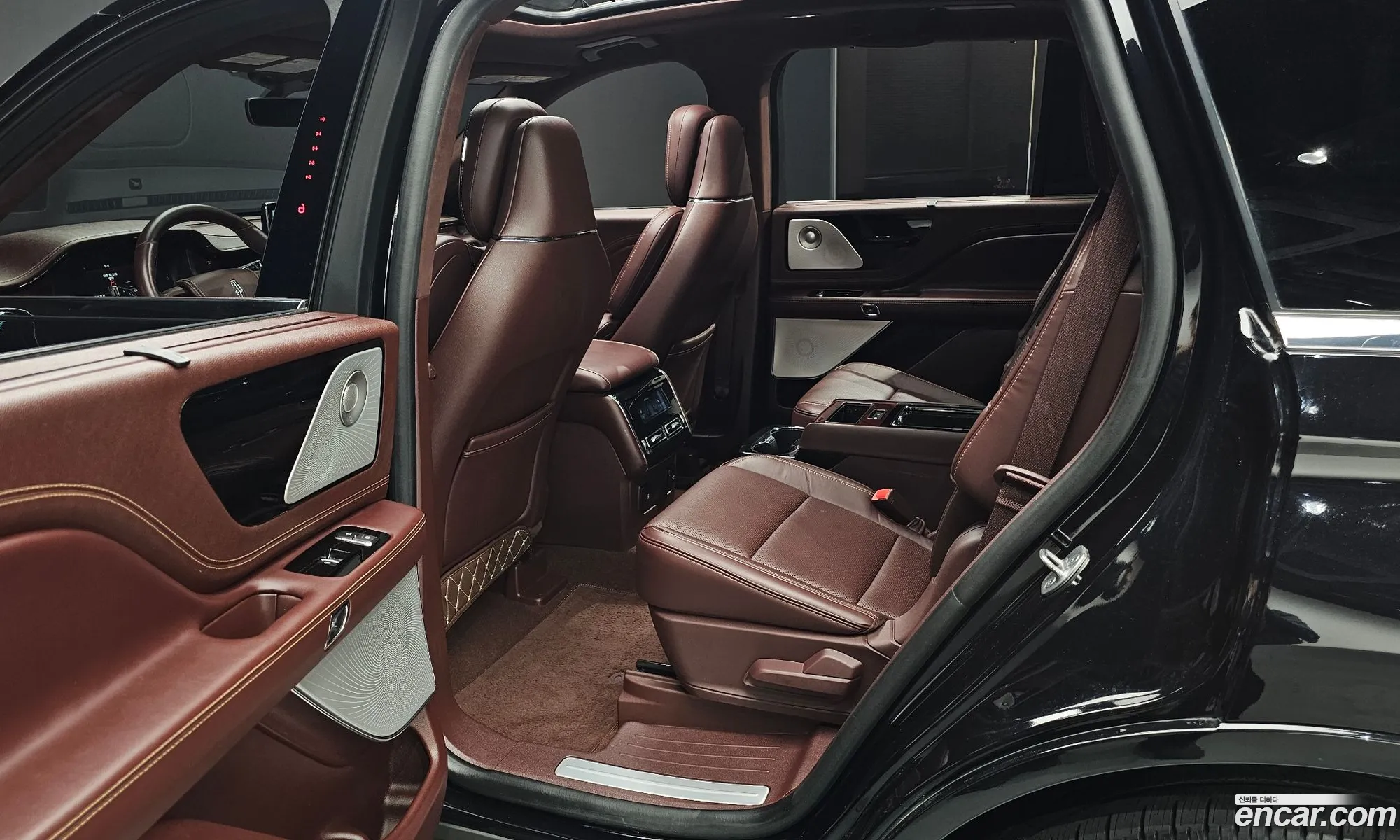 Lincoln Aviator 2021 5LM5J9XC9MGL01430 — 5