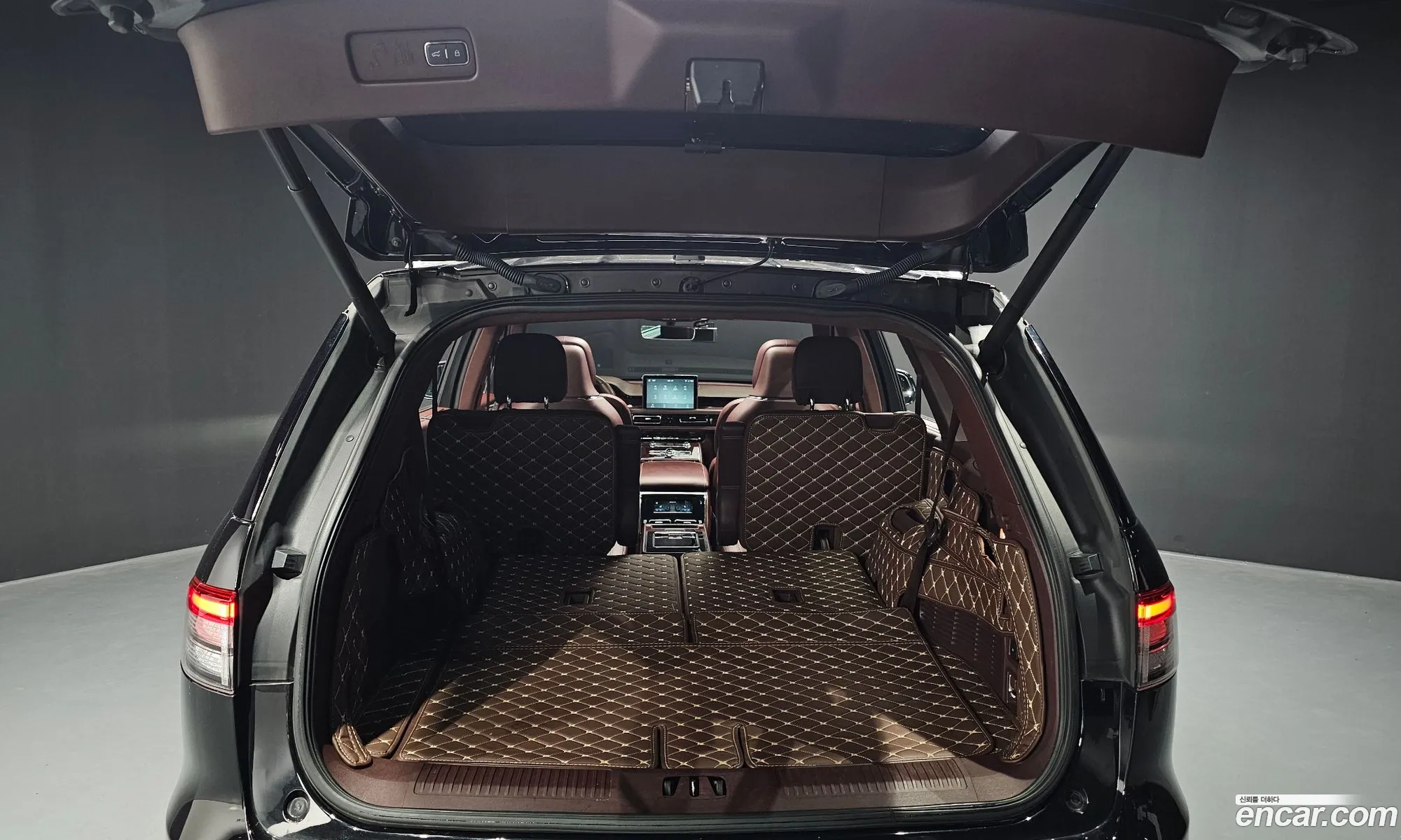 Lincoln Aviator 2021 5LM5J9XC9MGL01430 — 14