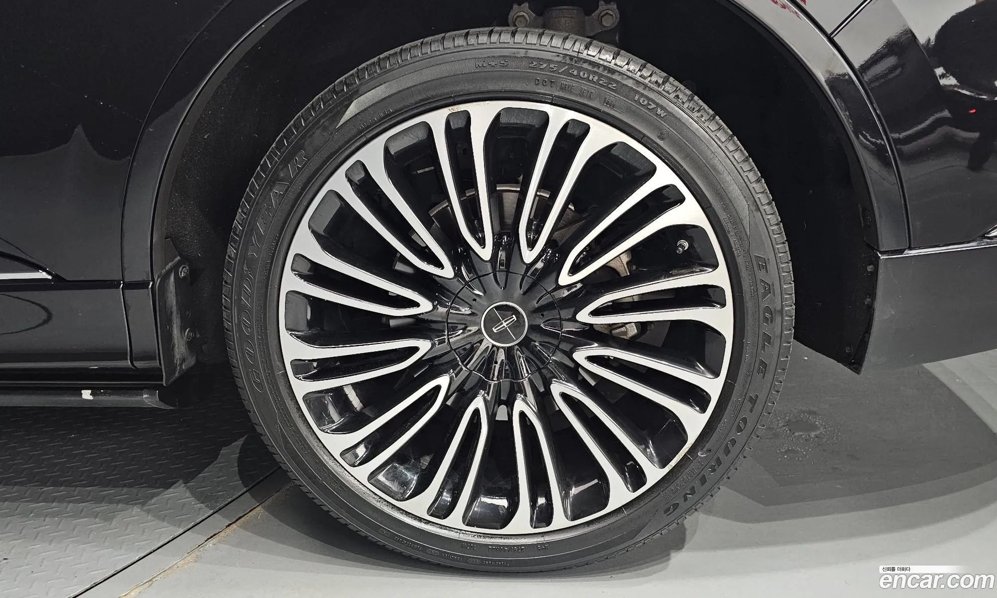 Lincoln Aviator 2021 5LM5J9XC9MGL01430 — 20
