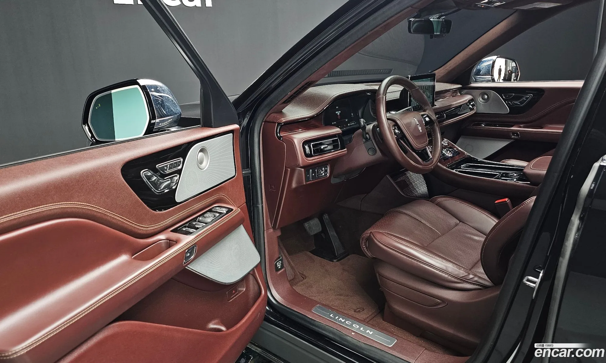 Lincoln Aviator 2021 5LM5J9XC9MGL01430 — 2