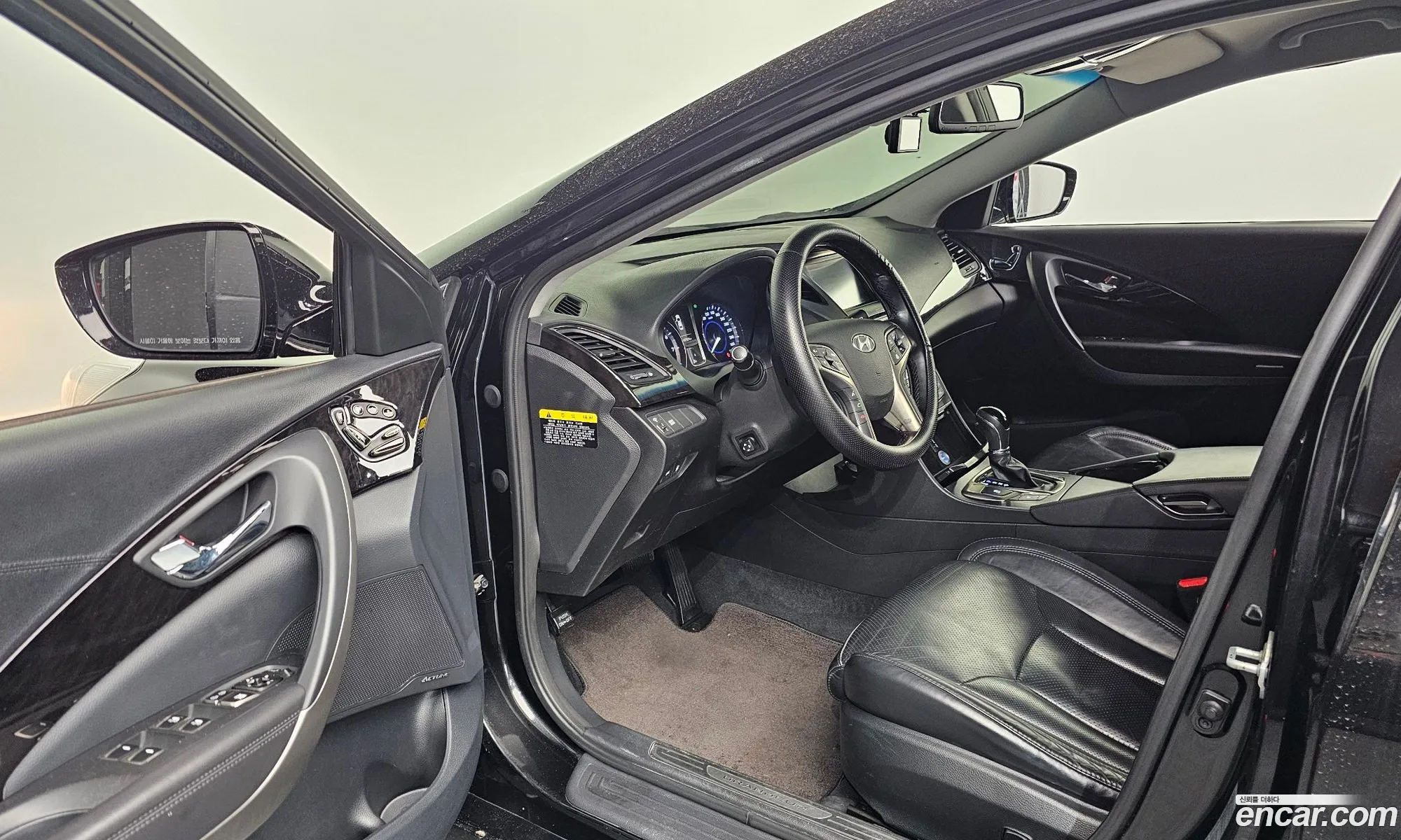 Hyundai Grandeur HG 2014 — 23