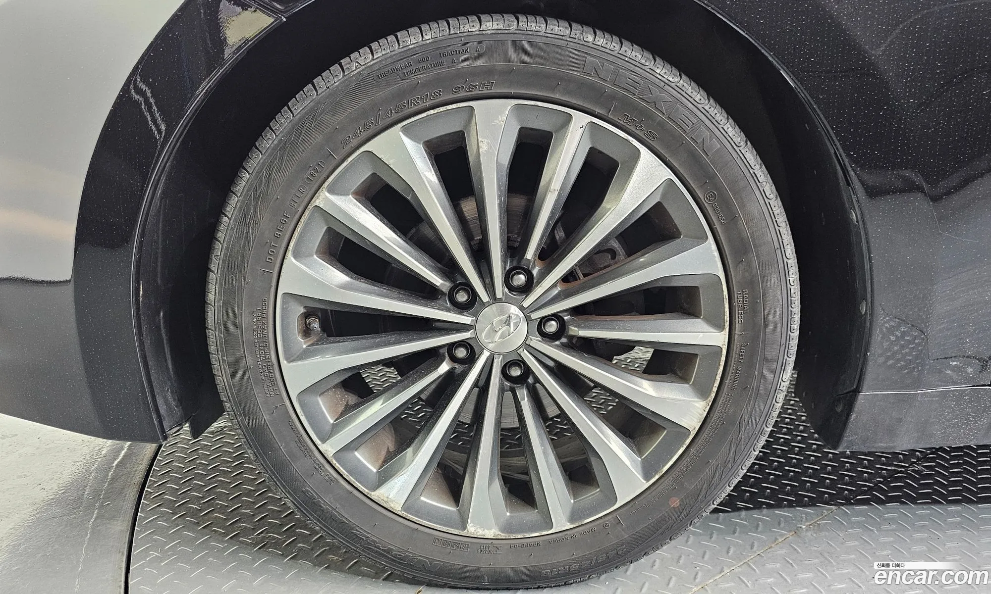 Hyundai Grandeur HG 2014 — 24