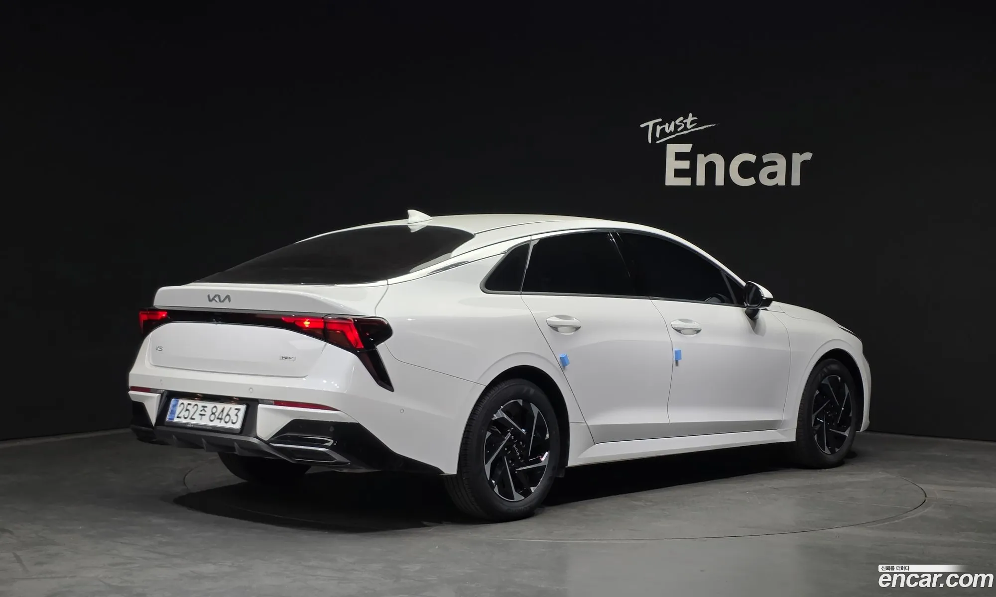 Kia K5 Hybrid 2024 — 18
