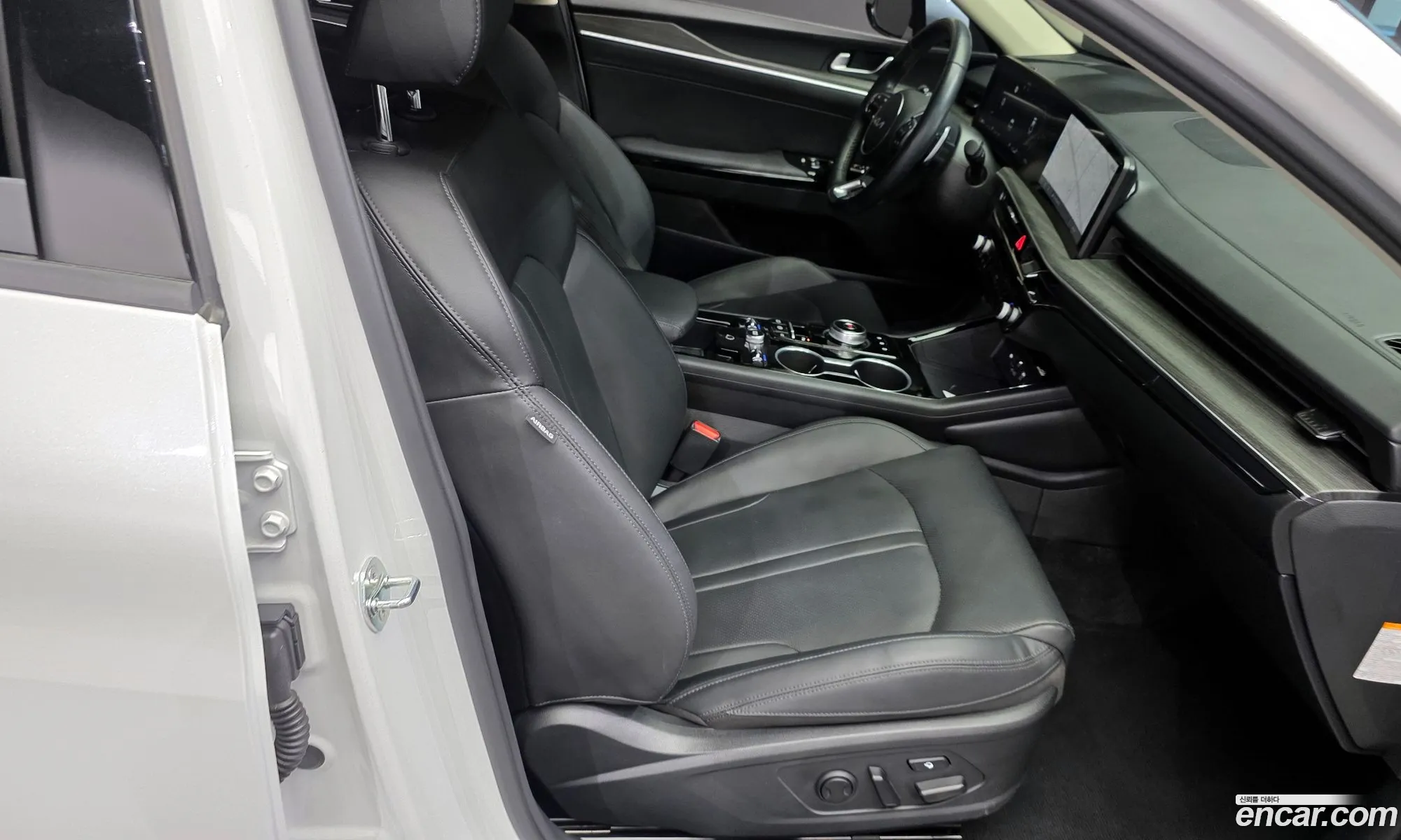 Kia K5 Hybrid 2024 — 3