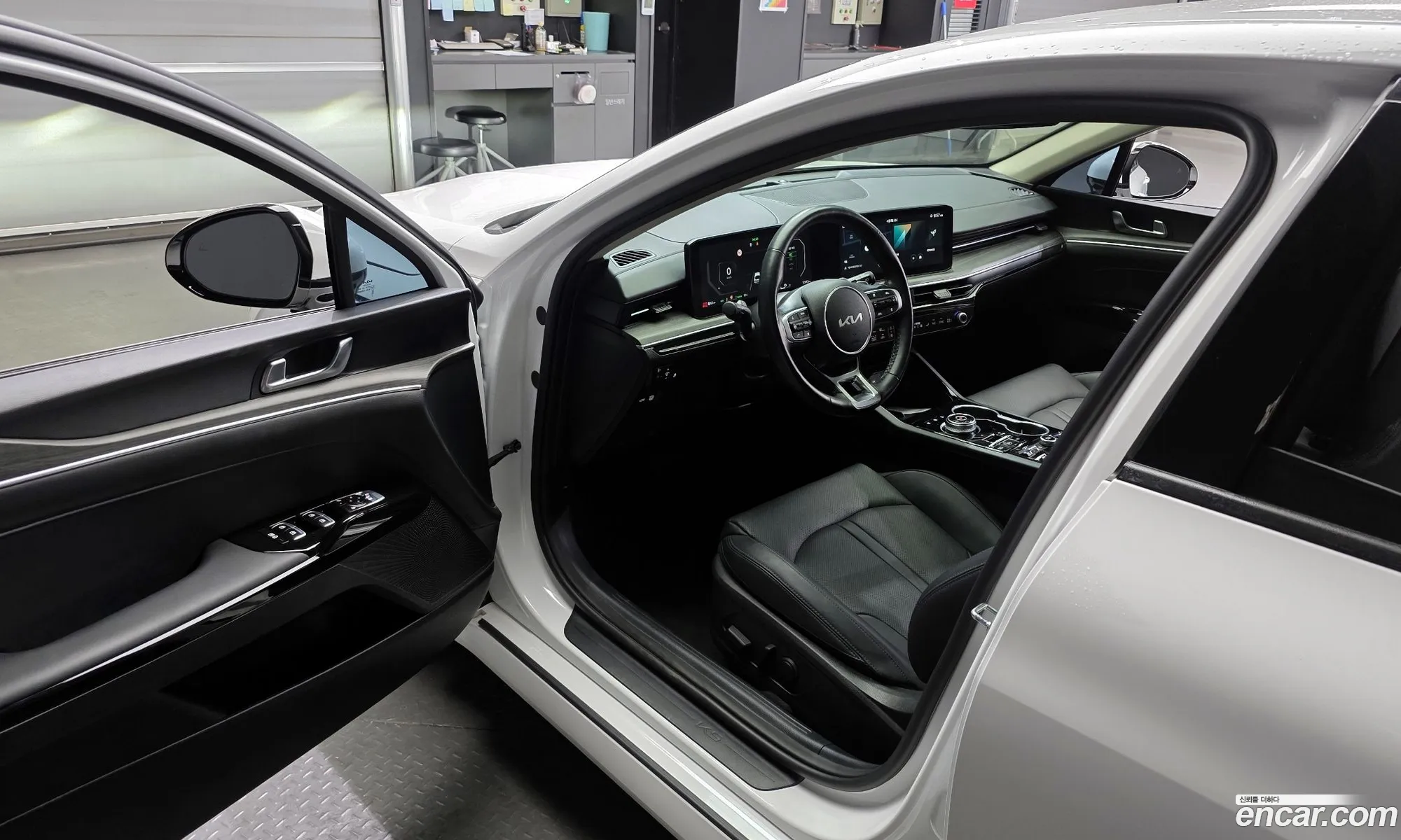 Kia K5 Hybrid 2024 — 16