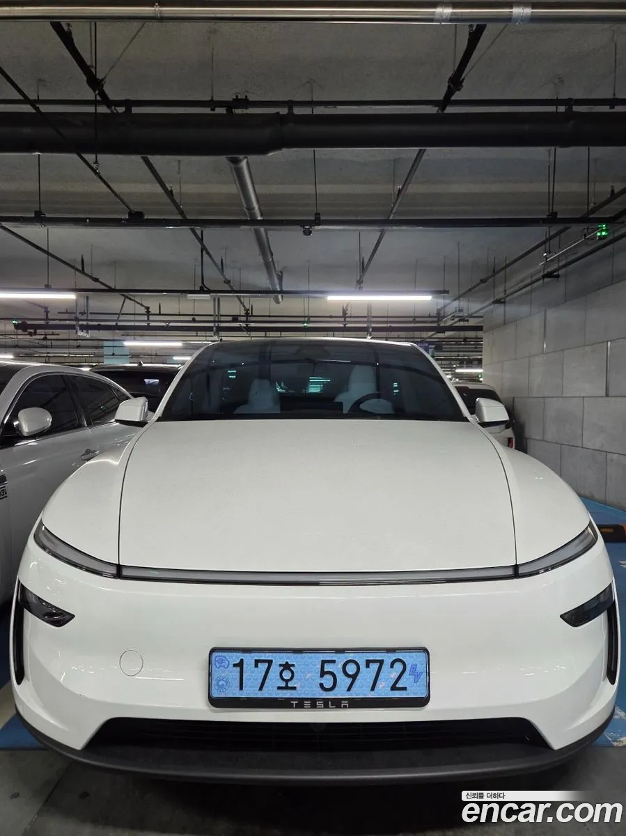 Tesla Model Y 2025 — 6