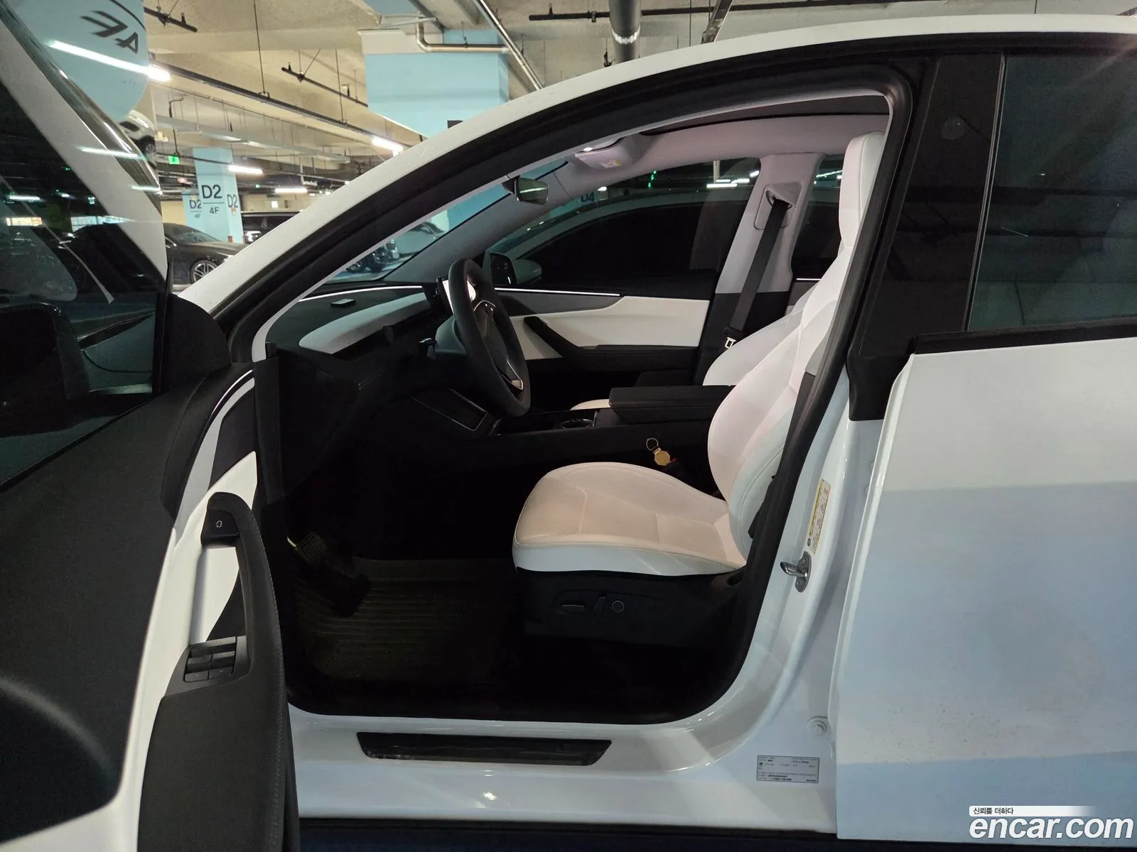 Tesla Model Y 2025 — 8