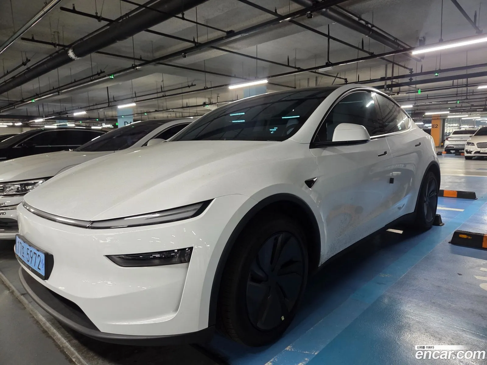 Tesla Model Y 2025 — 3