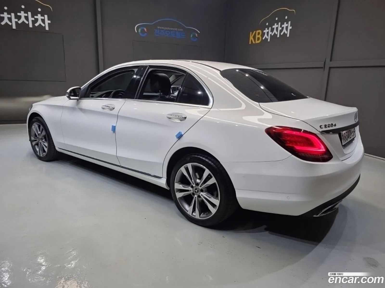 Mercedes-Benz C-Class W205 2020 — 16