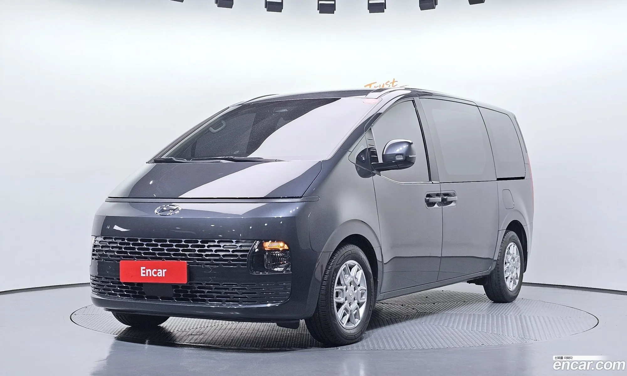 Hyundai Staria 2022 — 2
