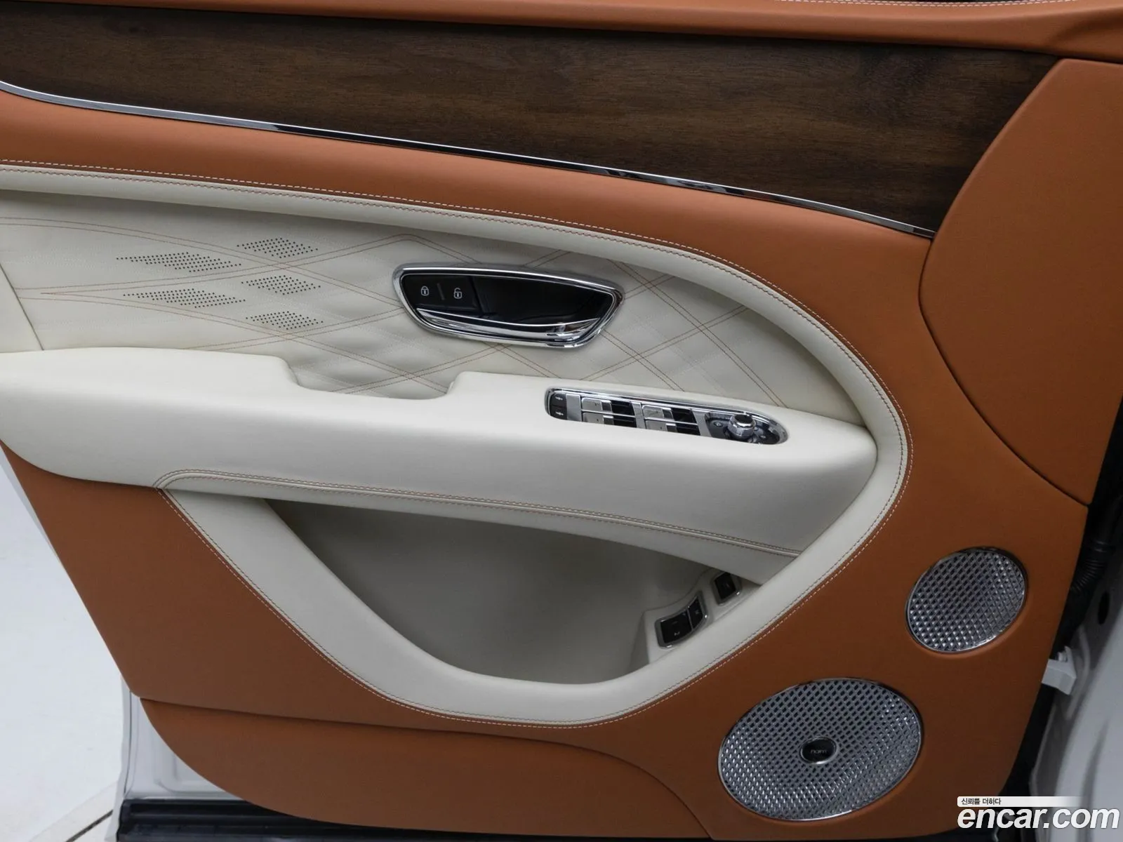 Bentley Bentayga 2024 — 12