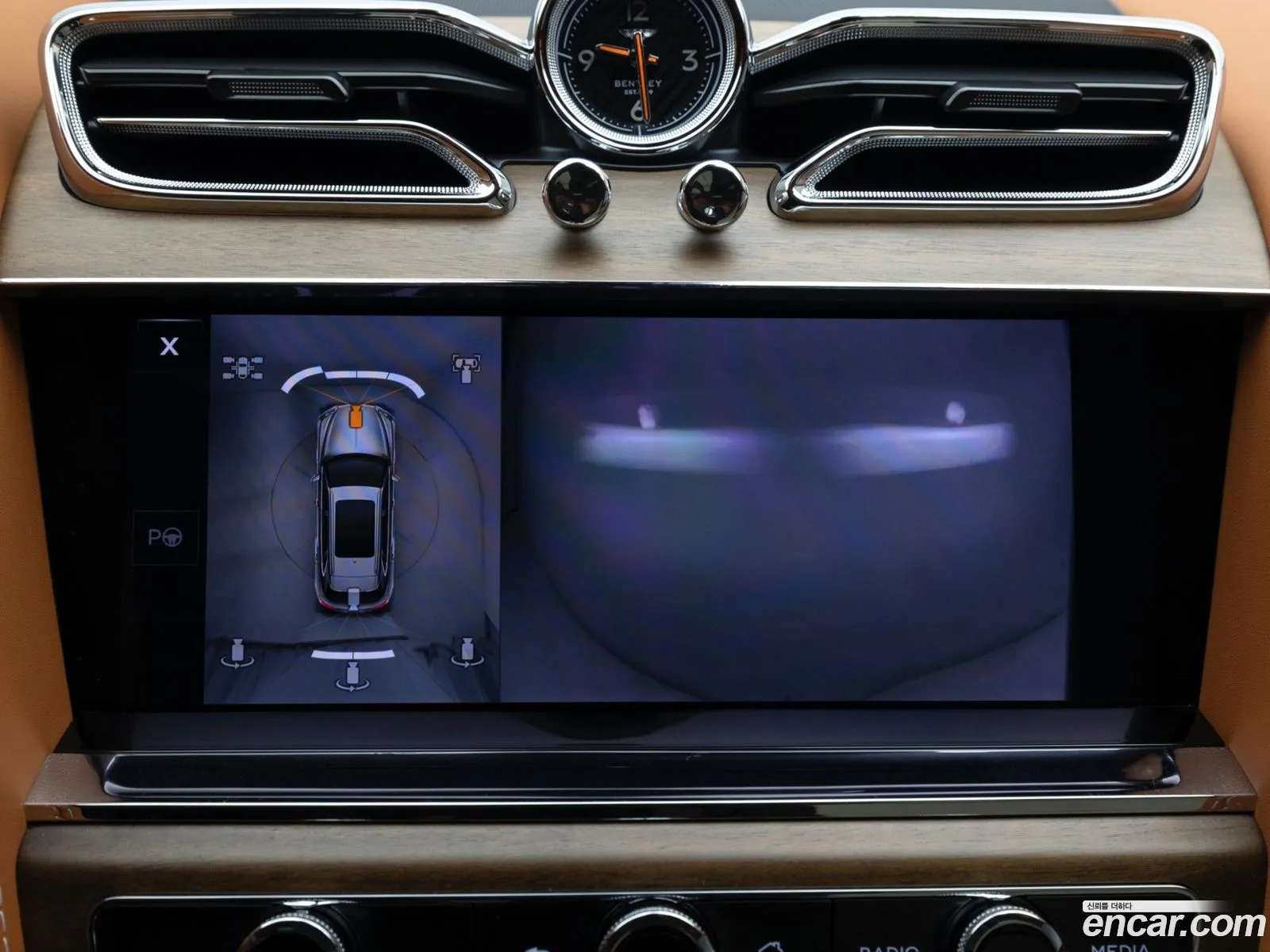 Bentley Bentayga 2024 — 16