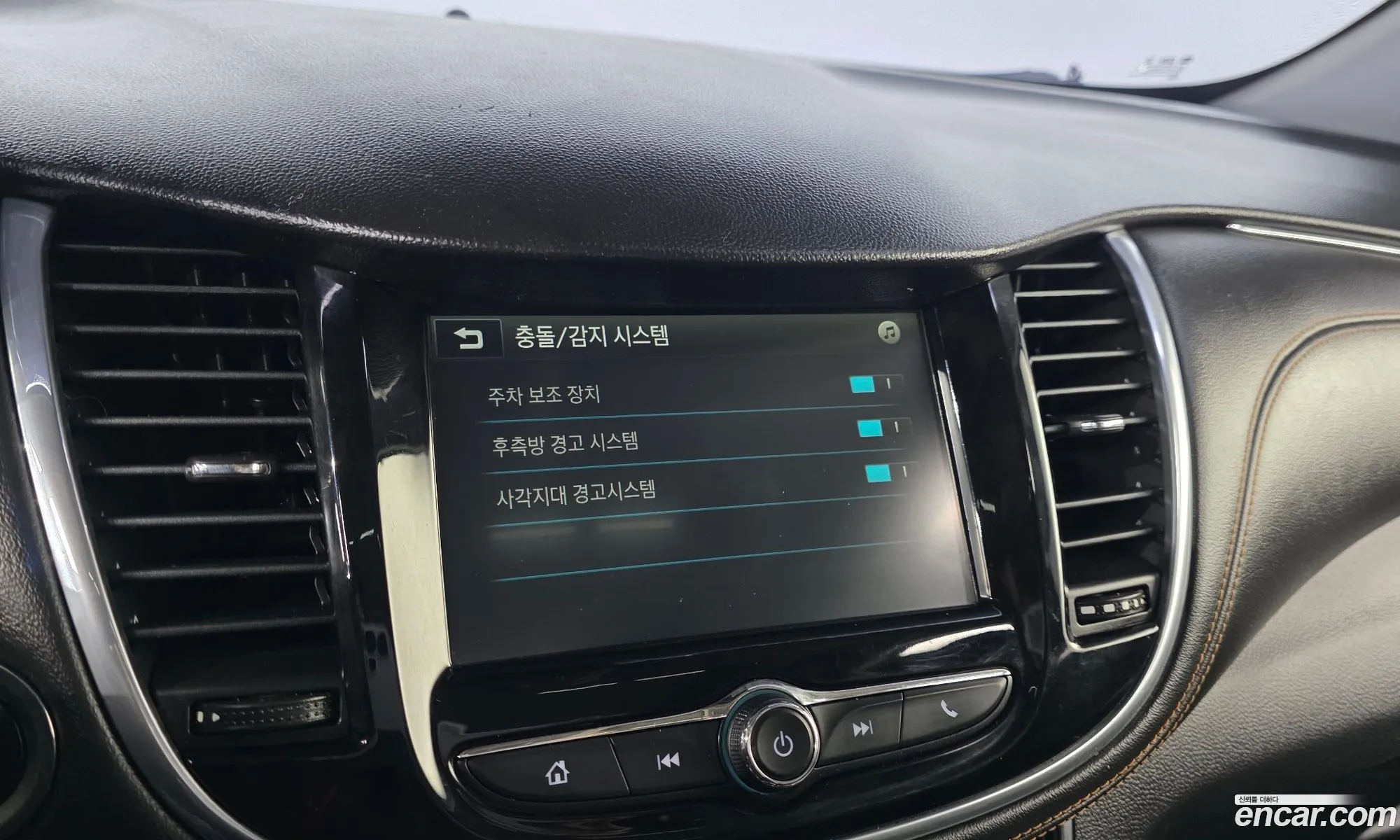 Chevrolet (GM Daewoo) Trax 2016 — 14