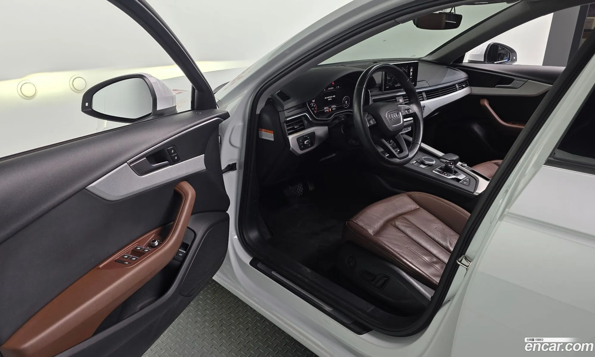 Audi A4 2018 WAUZZZF42JA176312 — 3